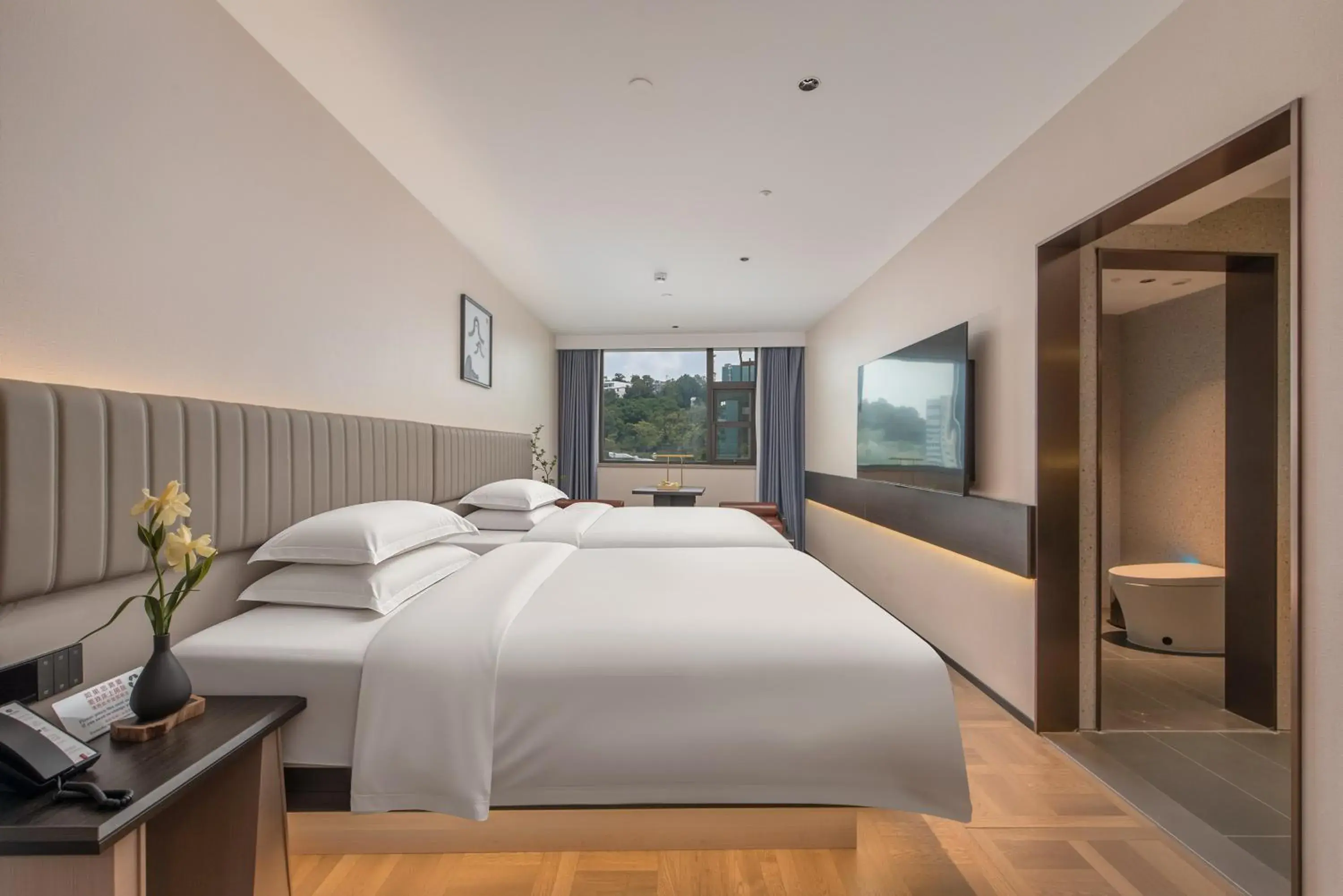 Deluxe Double Room with Two Double Beds - single occupancy in Waito Hotel Yuexiu Park Guangzhou Deluxe Double Room with Two Double Beds - single occupancy in Waito Hotel Yuexiu Park Guangzhou