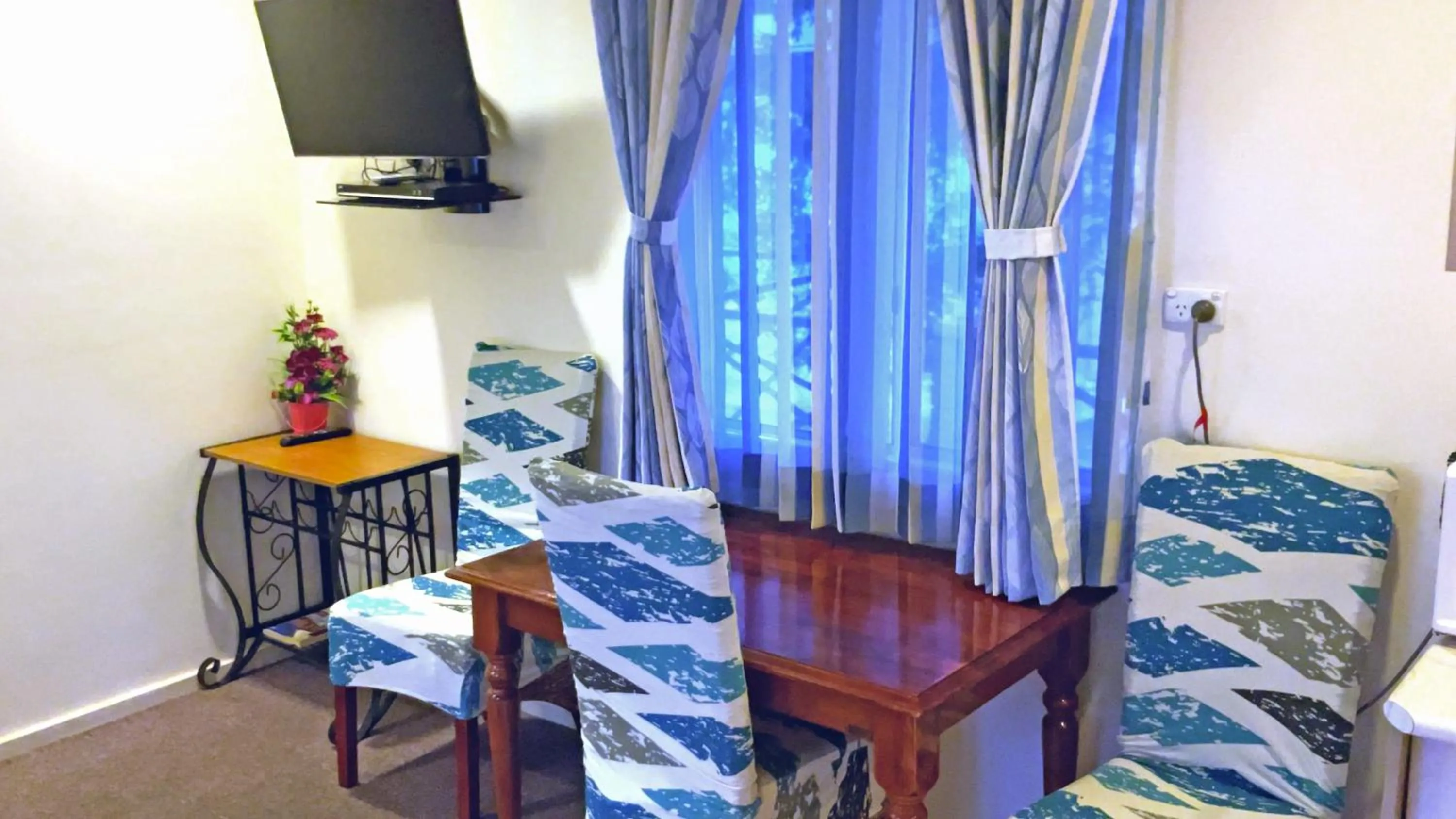 Mount Barker Valley Views Motel & Chalets, Western Australia