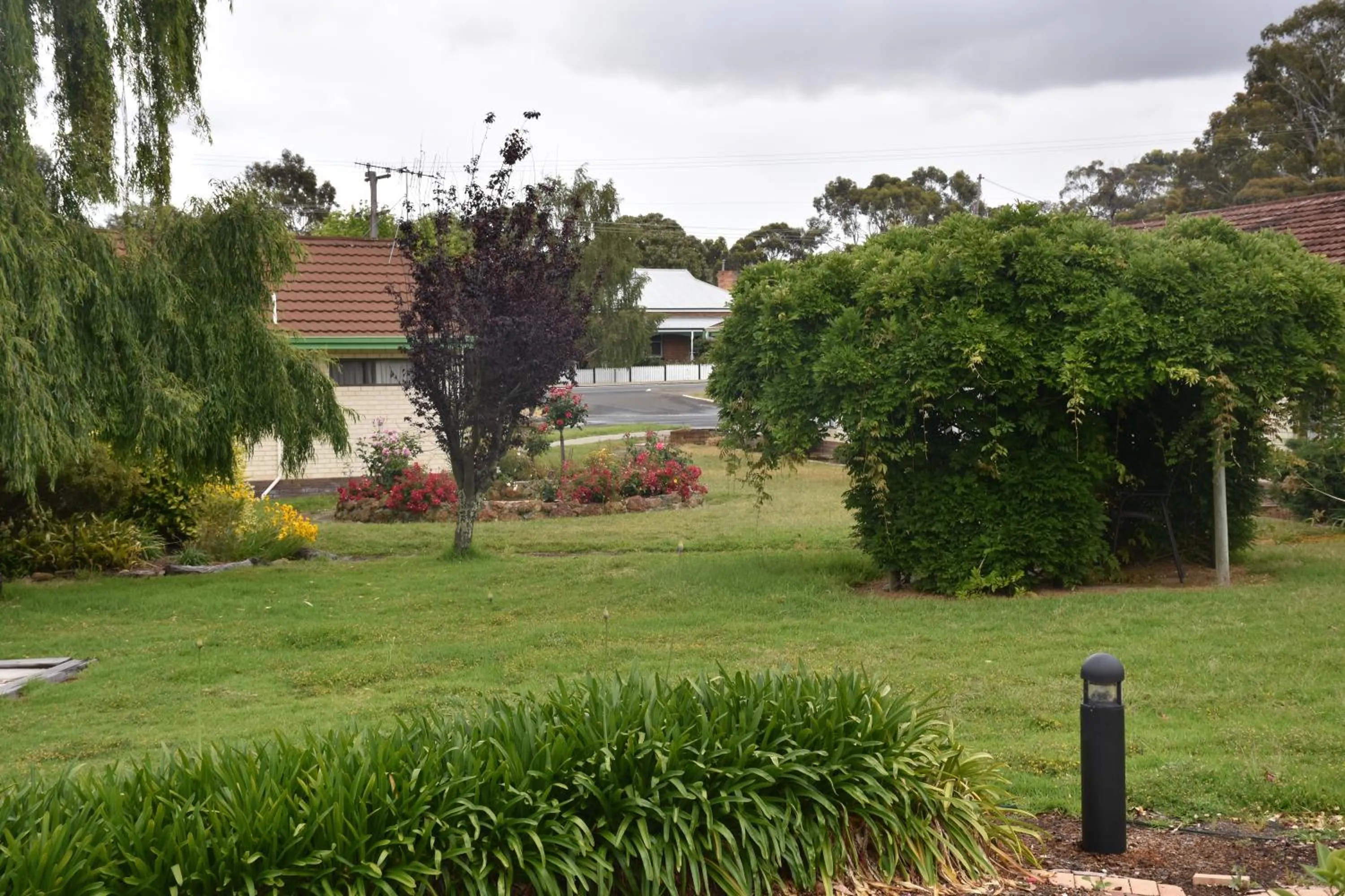 Garden view in Mount Barker Valley Views Motel & Chalets, Western Australia