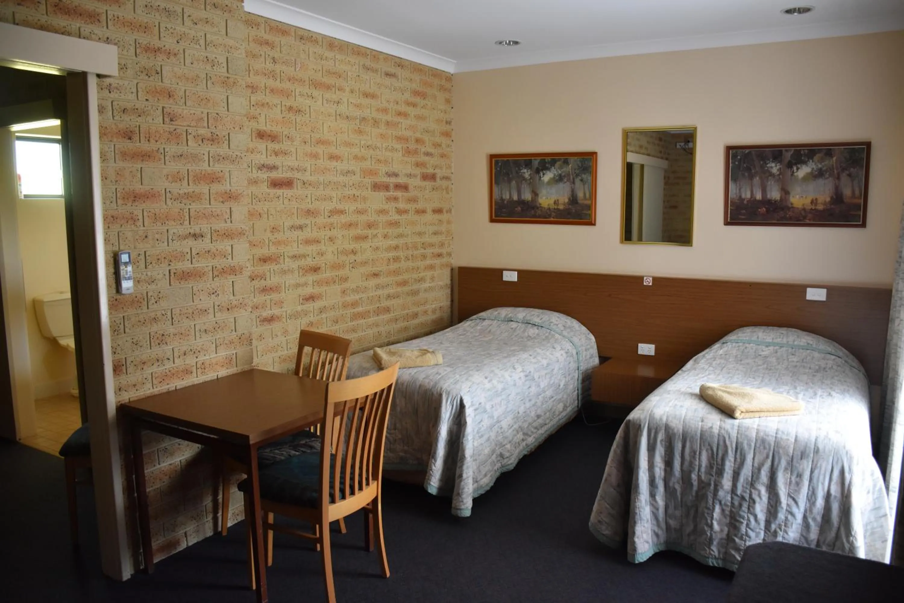 Bed in Mount Barker Valley Views Motel & Chalets, Western Australia