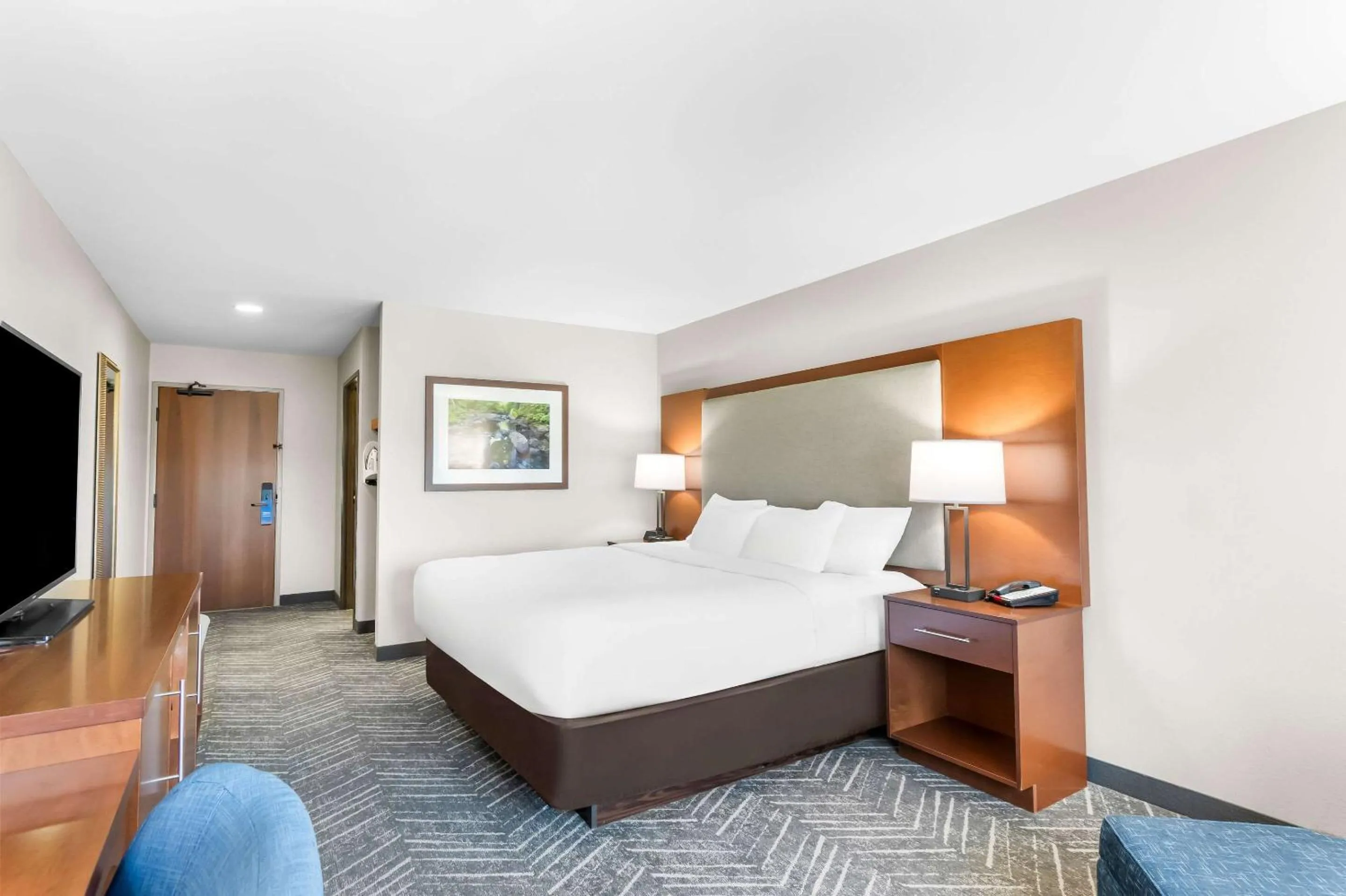 Bedroom, Bed in Comfort Inn & Suites Mountain Iron and Virginia