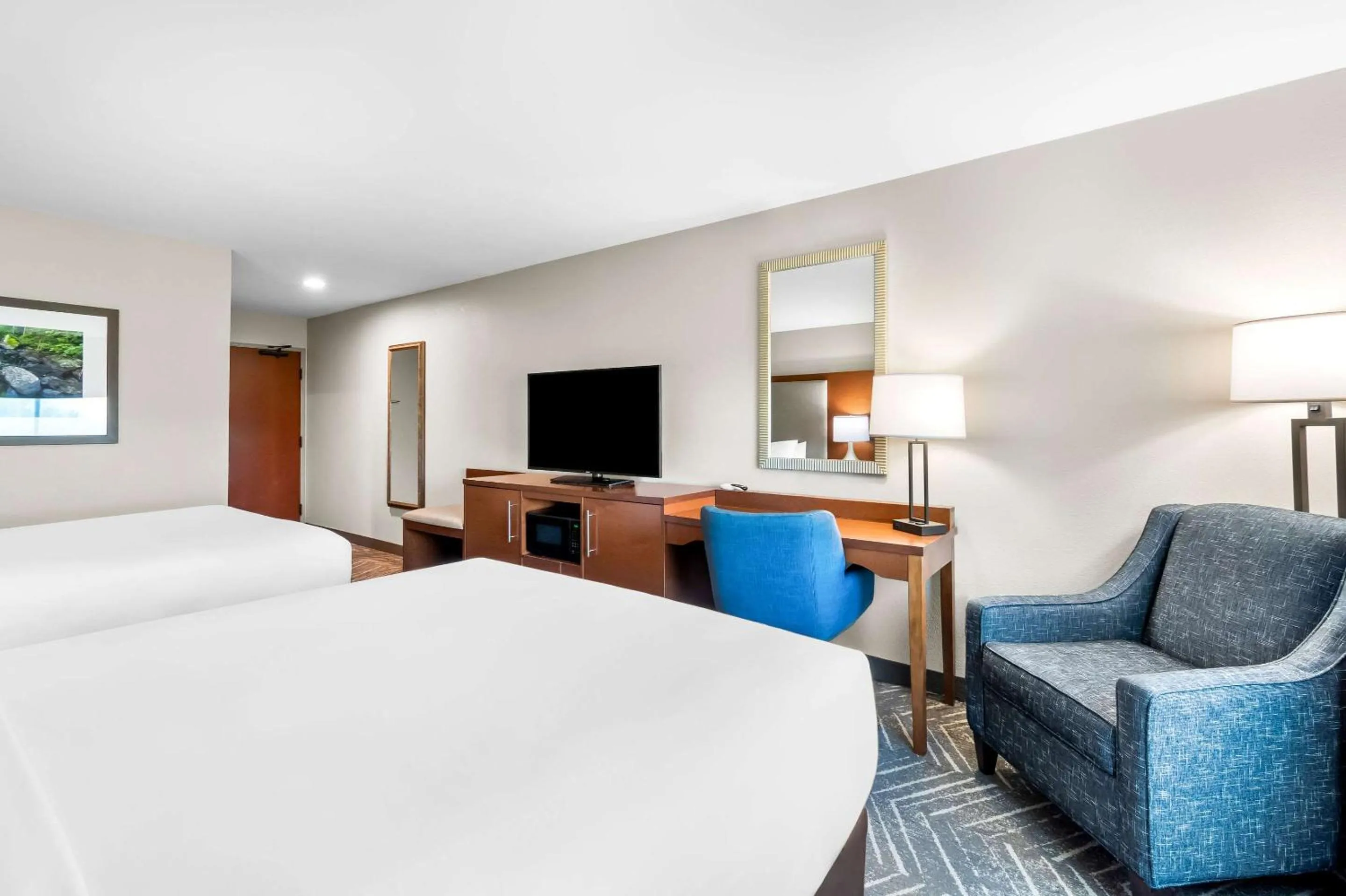 Bedroom, Bed in Comfort Inn & Suites Mountain Iron and Virginia