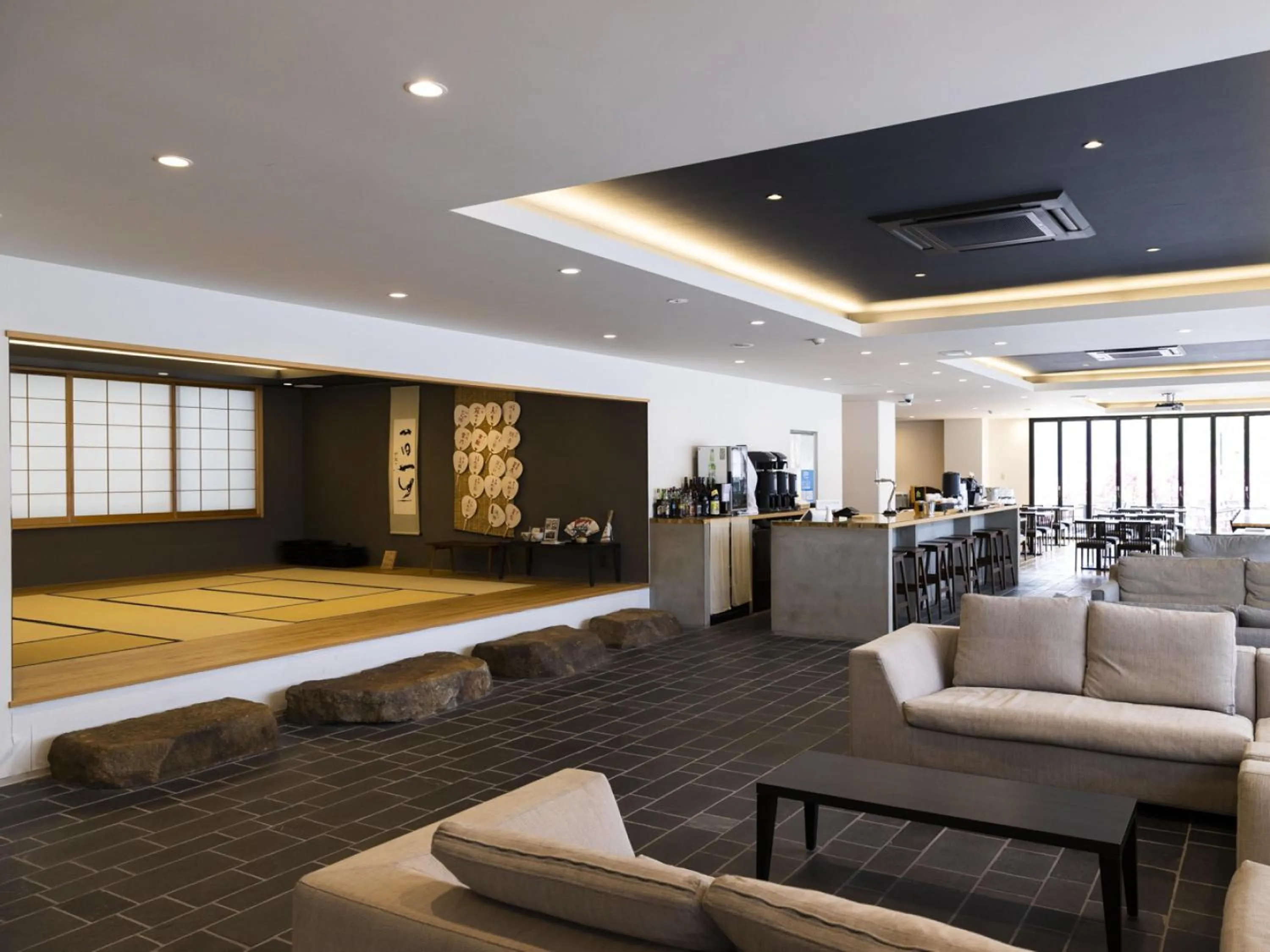 Lobby or reception in Ariston Hotel Kyoto Jujo