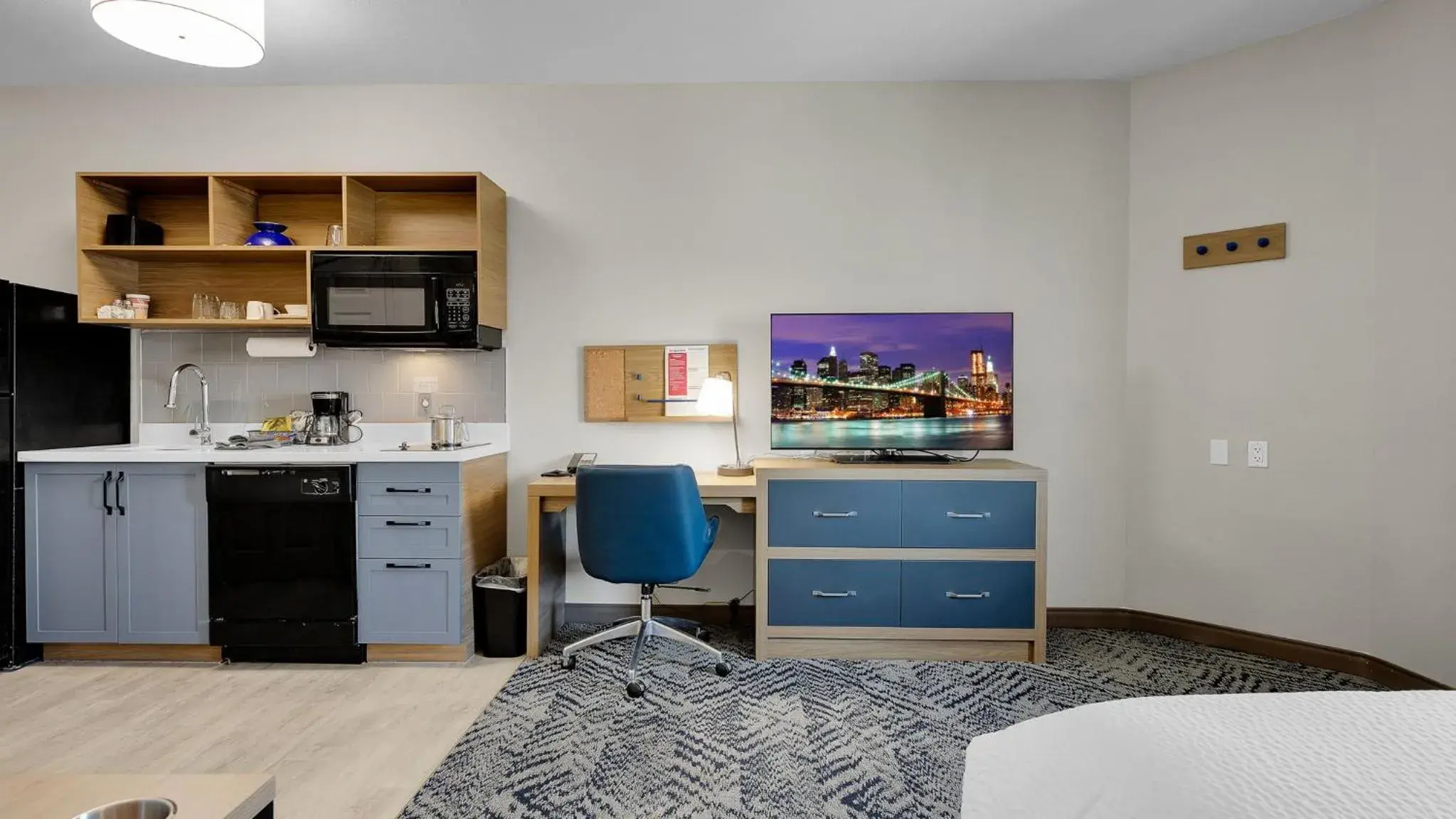 Queen Studio Suite in Candlewood Suites San Antonio Downtown by IHG Queen Studio Suite in Candlewood Suites San Antonio Downtown by IHG