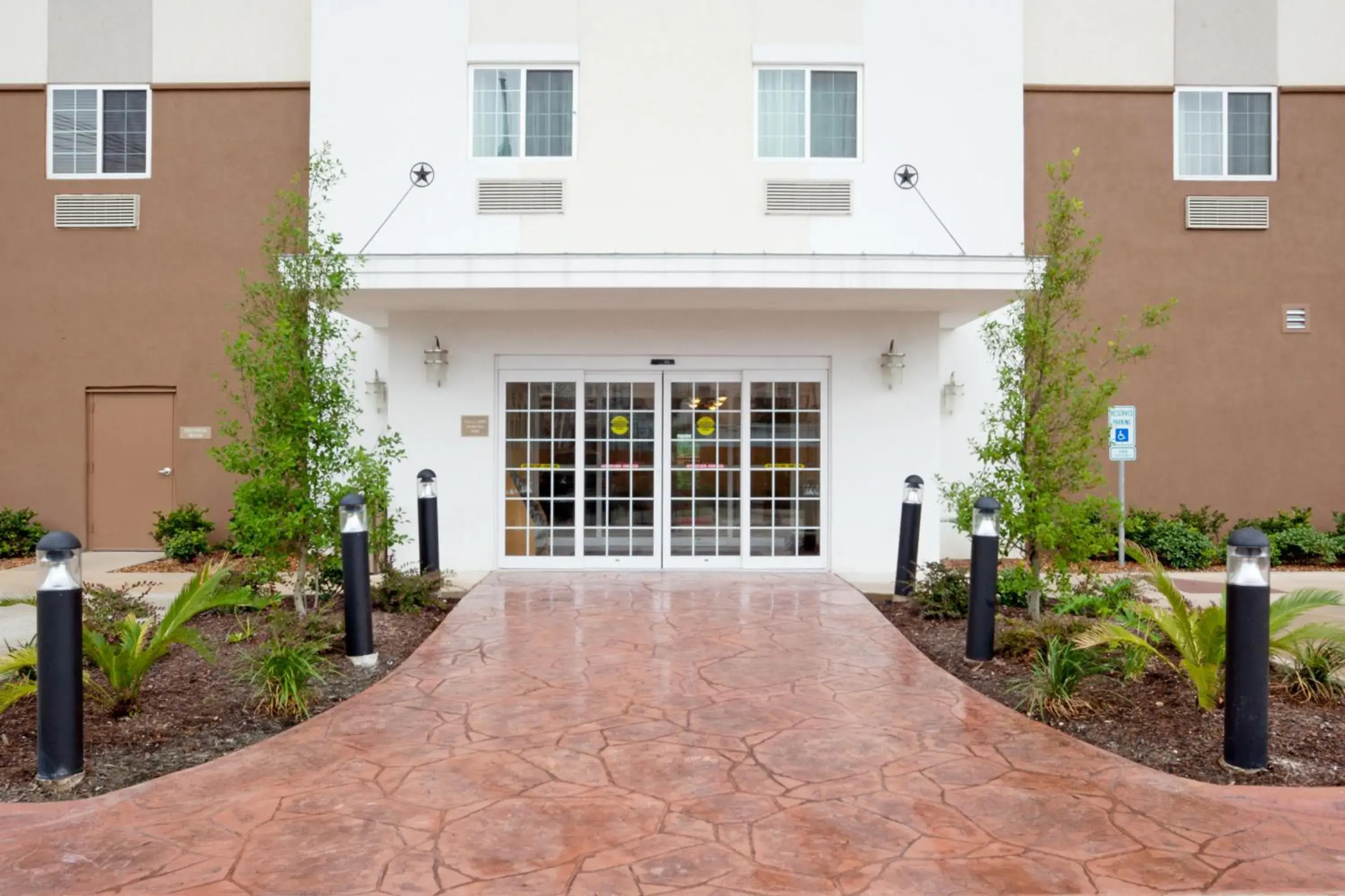 Property building in Candlewood Suites San Antonio Downtown by IHG Property building in Candlewood Suites San Antonio Downtown by IHG