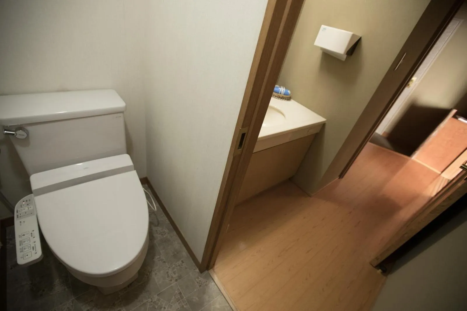 Bathroom in Refre Hotel