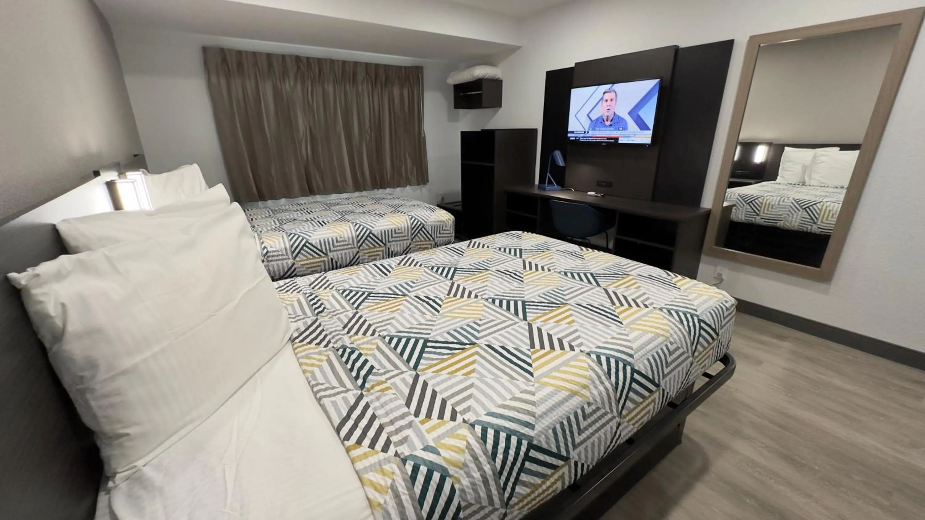 Bedroom, Bed in Motel 6-Atlanta, GA - Downtown