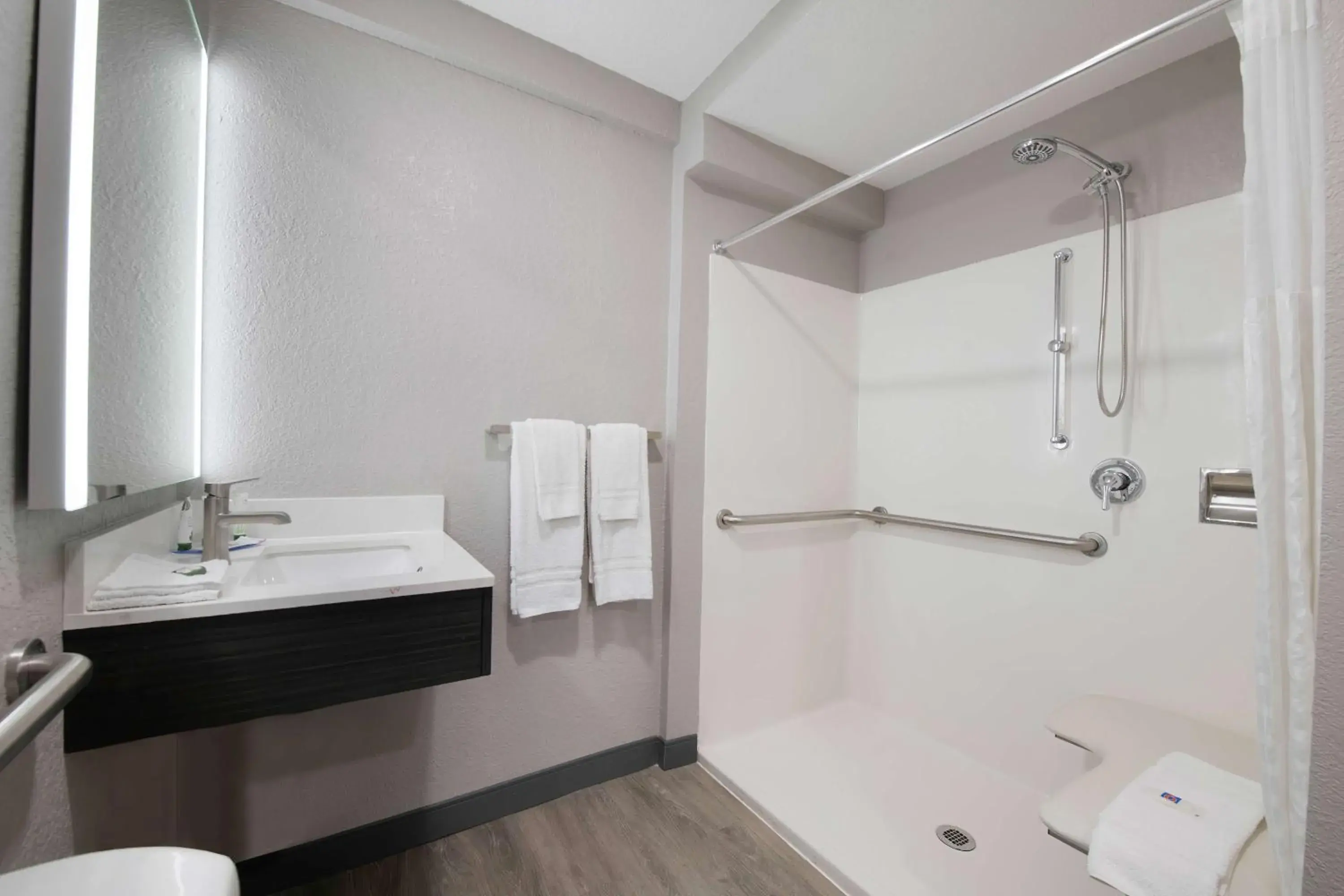 Bathroom in Motel 6-Atlanta, GA - Downtown Bathroom in Motel 6-Atlanta, GA - Downtown