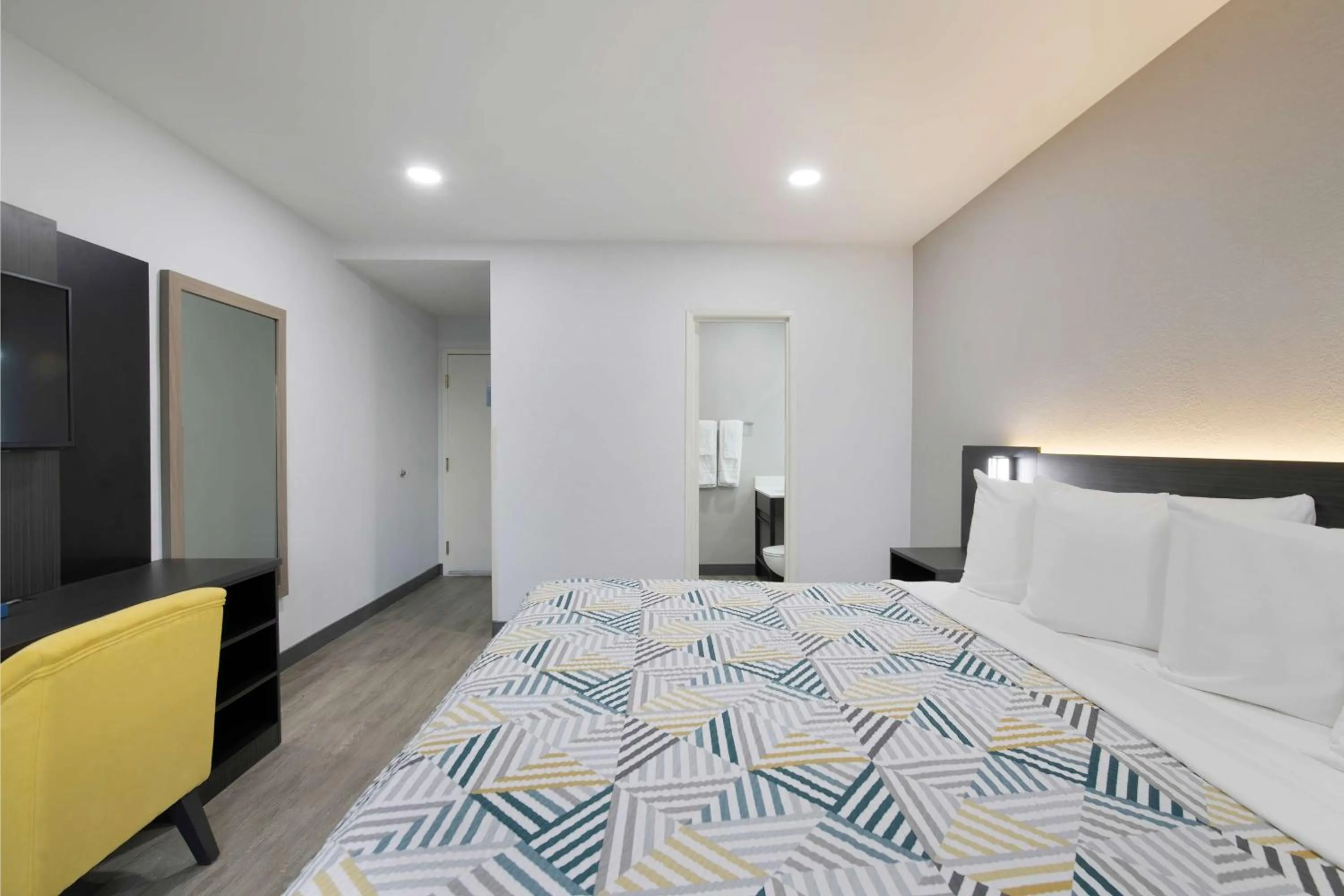 Bedroom, Bed in Motel 6-Atlanta, GA - Downtown