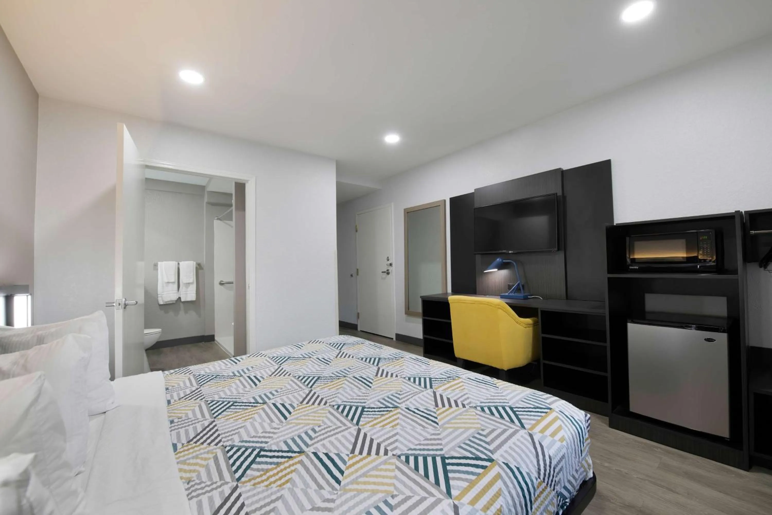 Bedroom, Bed in Motel 6-Atlanta, GA - Downtown