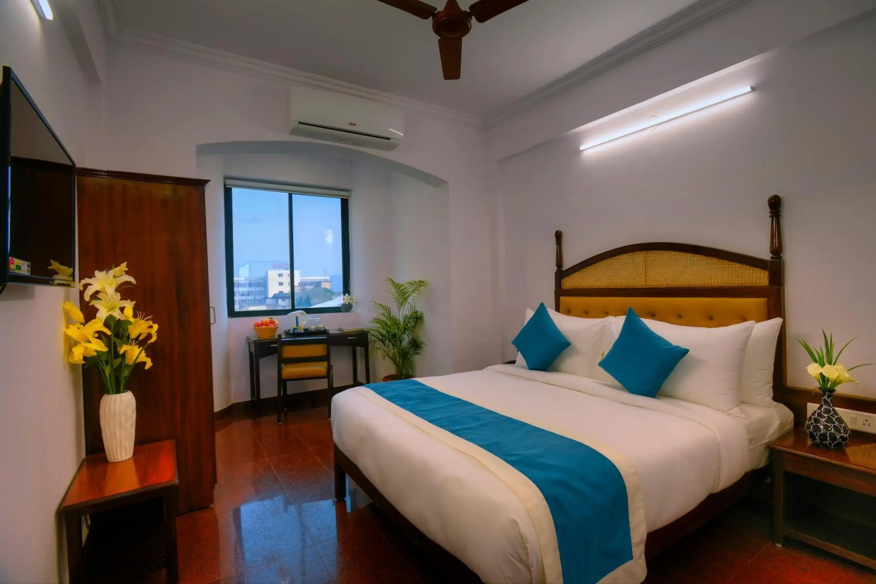 Bed in TreeHouse Neptune Inn Bed in TreeHouse Neptune Inn