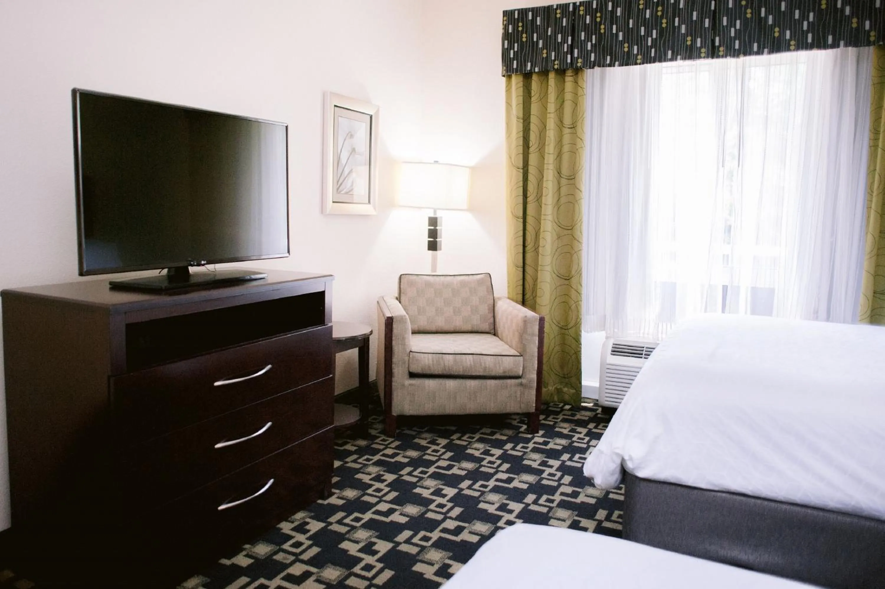 Photo of the whole room, Bed in Holiday Inn Express Hotel Raleigh Southwest by IHG
