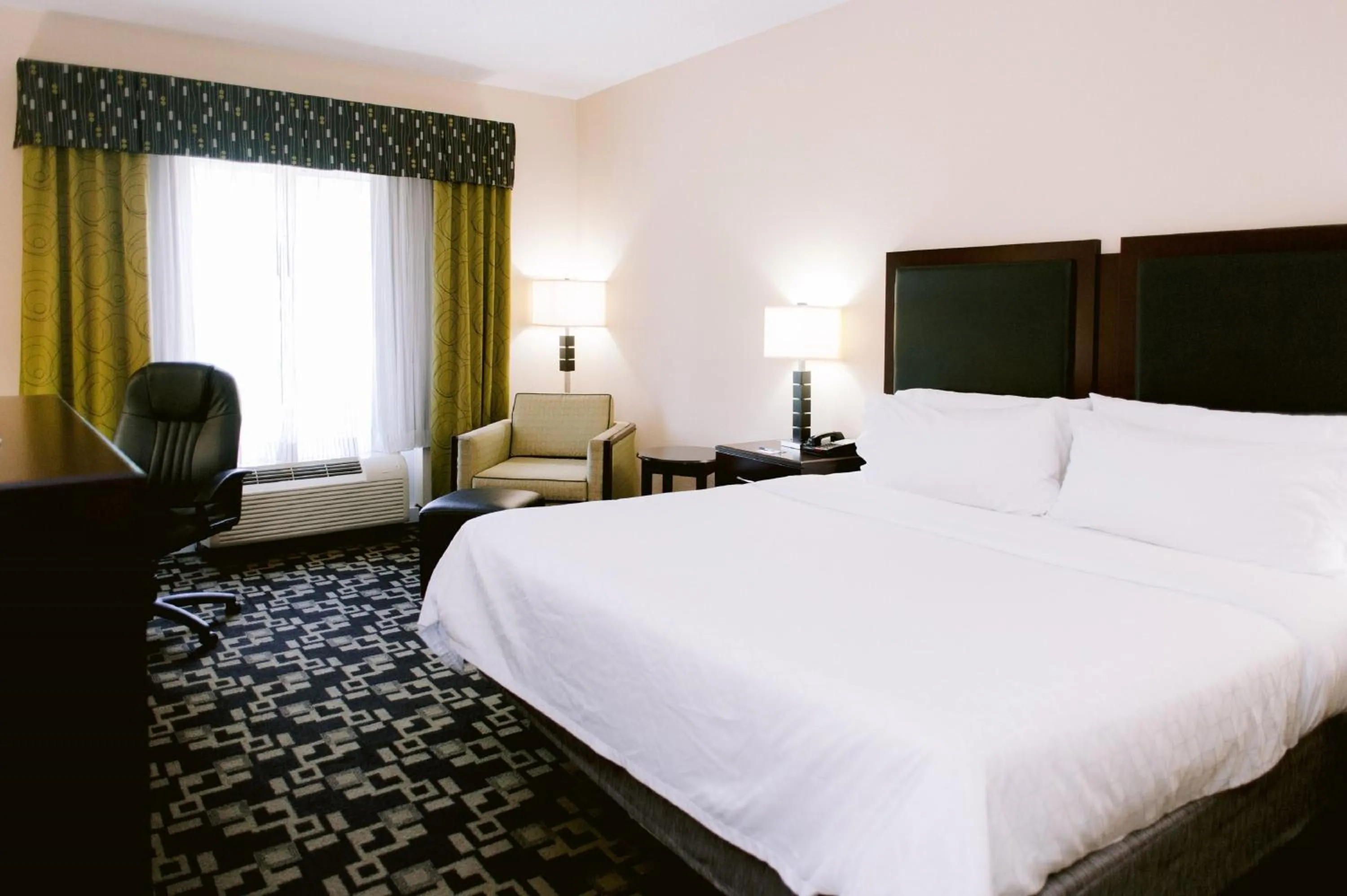 Photo of the whole room, Bed in Holiday Inn Express Hotel Raleigh Southwest by IHG