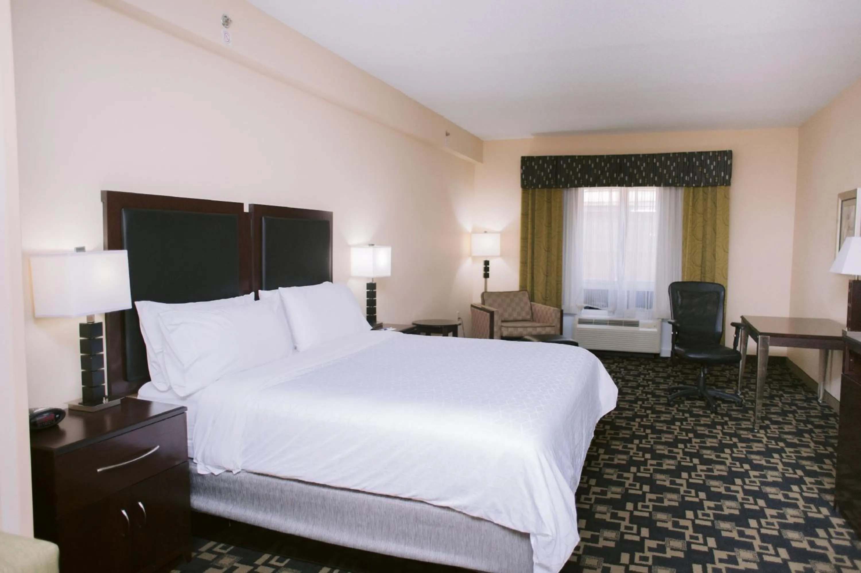 Photo of the whole room, Bed in Holiday Inn Express Hotel Raleigh Southwest by IHG