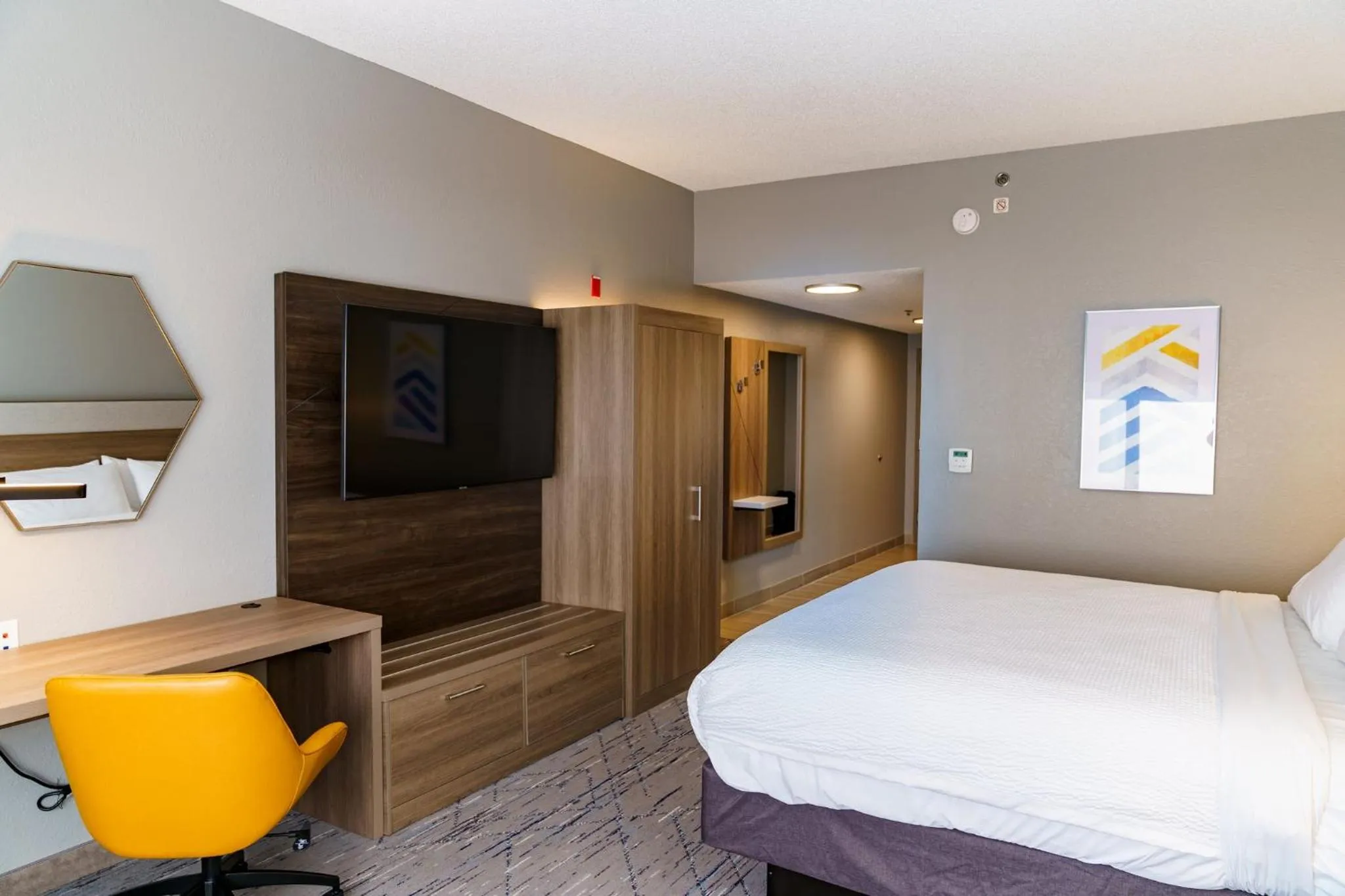 Photo of the whole room, Bed in Holiday Inn Express Hotel Raleigh Southwest by IHG
