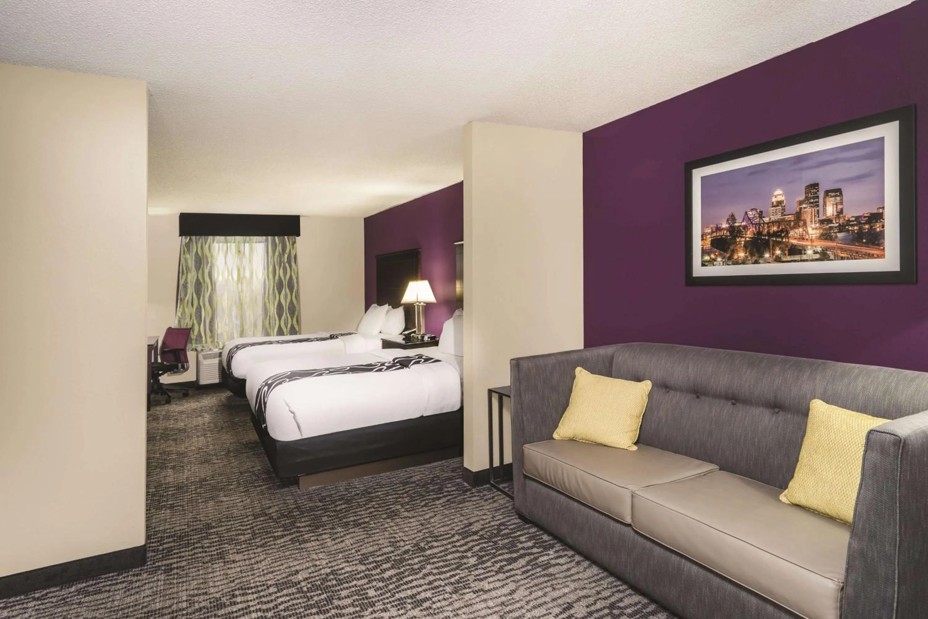 Photo of the whole room, Bed in La Quinta Inn & Suites by Wyndham Louisville East