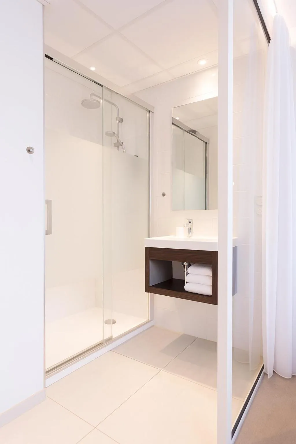 Shower in Le Nautica Hôtel