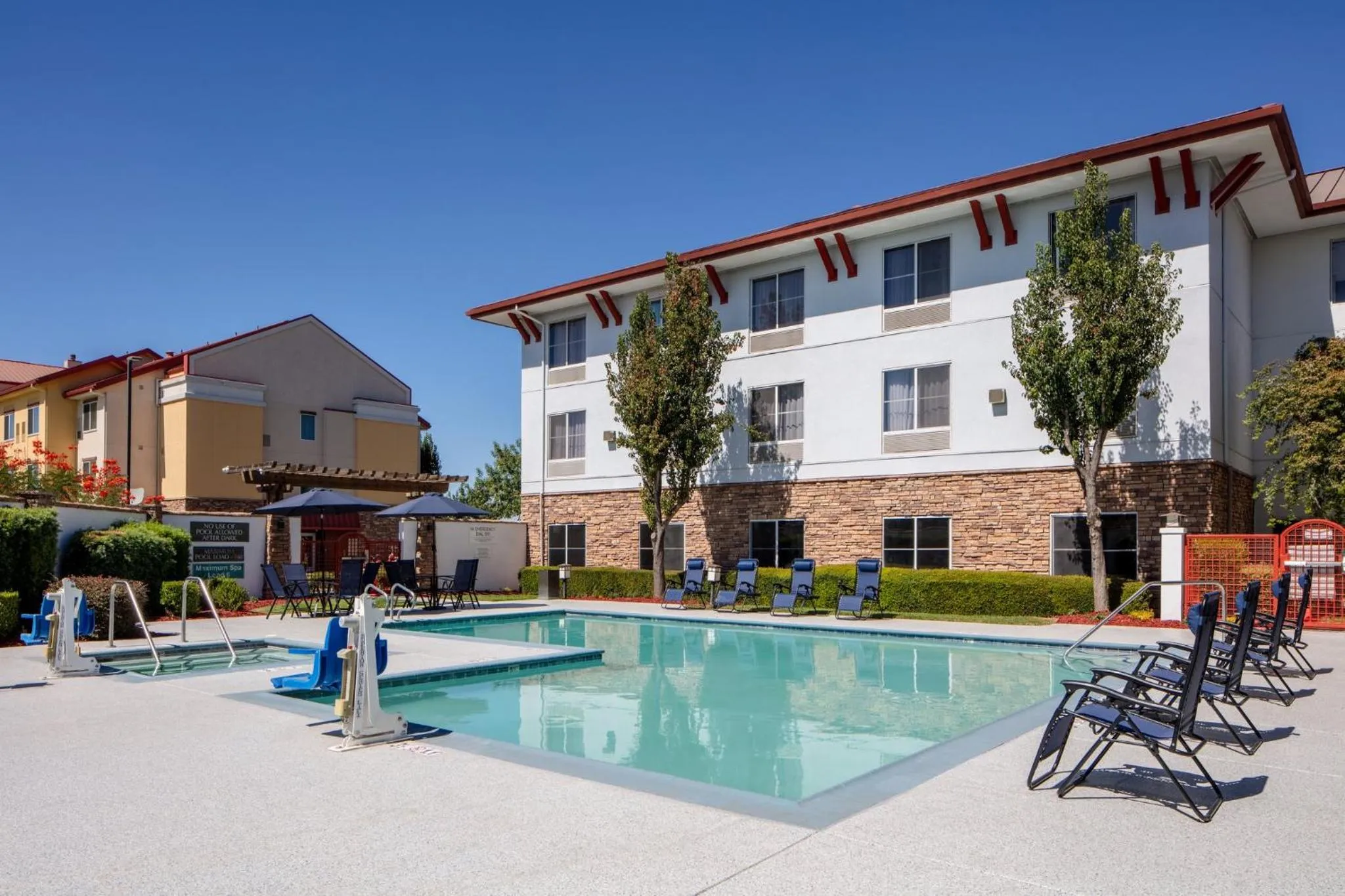 Swimming pool in Holiday Inn Express Turlock by IHG