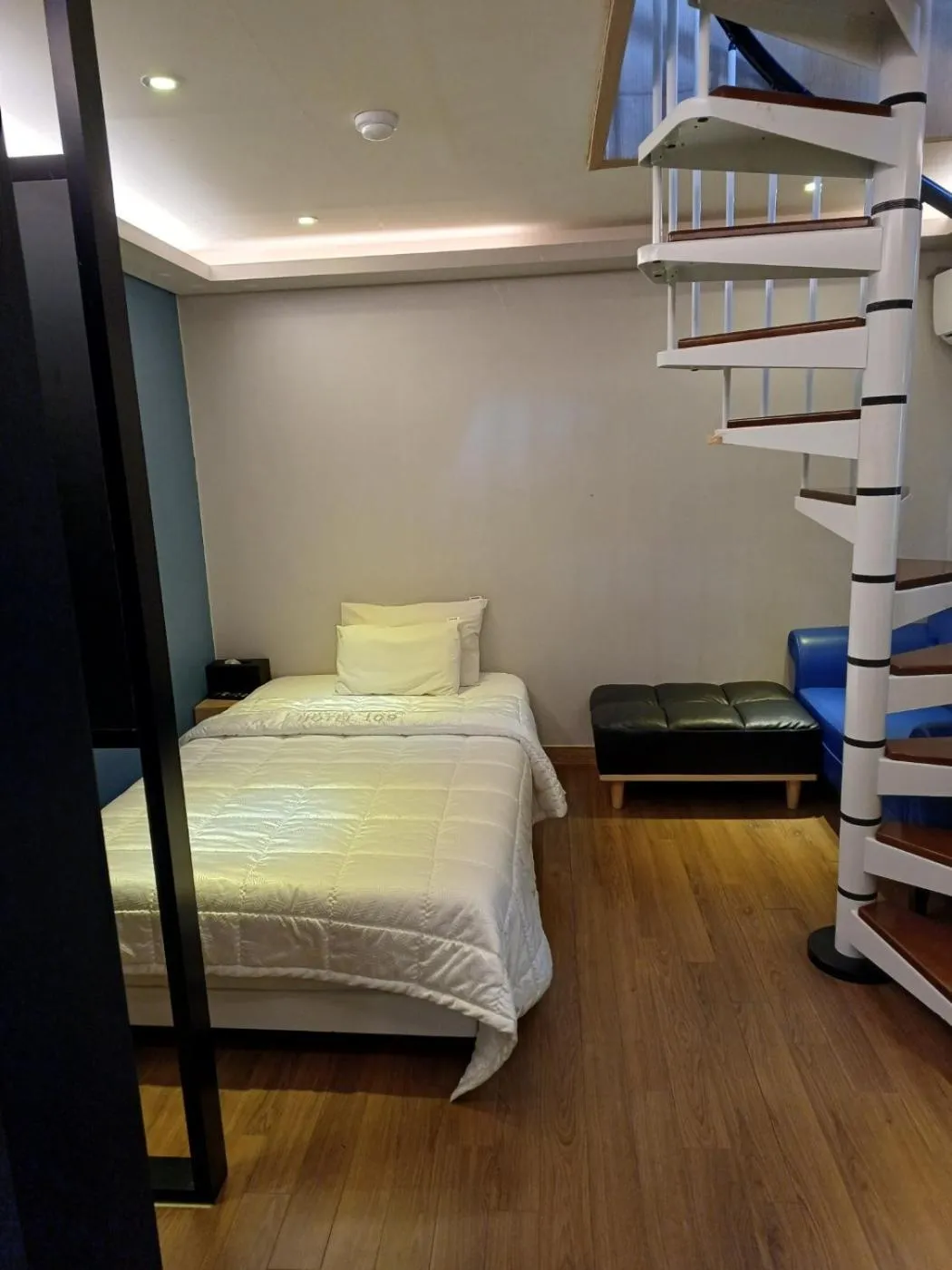 Bed in Ulsan Hotel 109