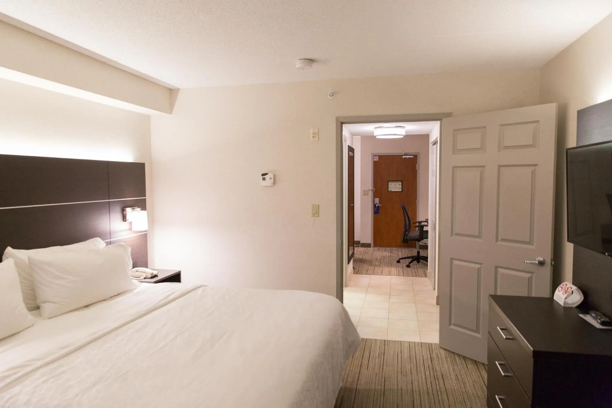Bedroom, Bed in Holiday Inn Express Brampton by IHG