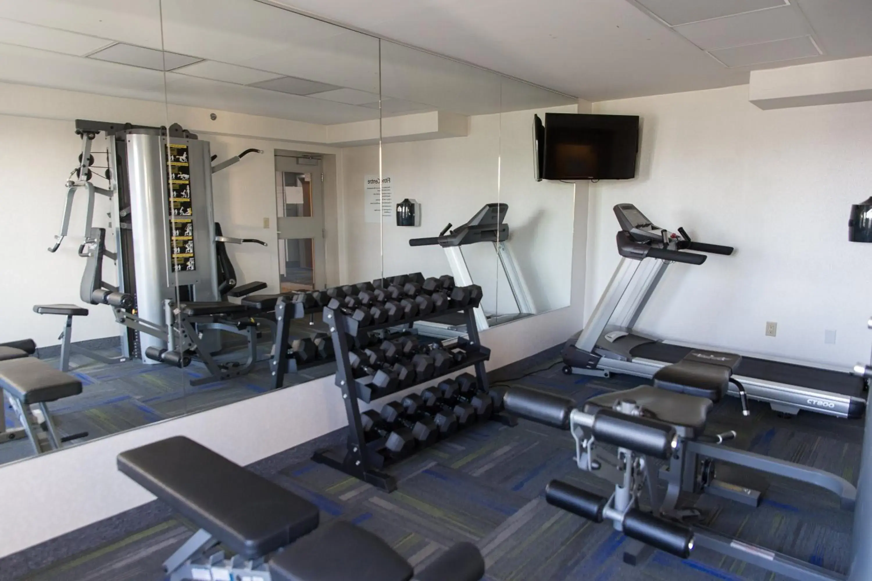 Fitness centre/facilities in Holiday Inn Express Brampton by IHG Fitness centre/facilities in Holiday Inn Express Brampton by IHG