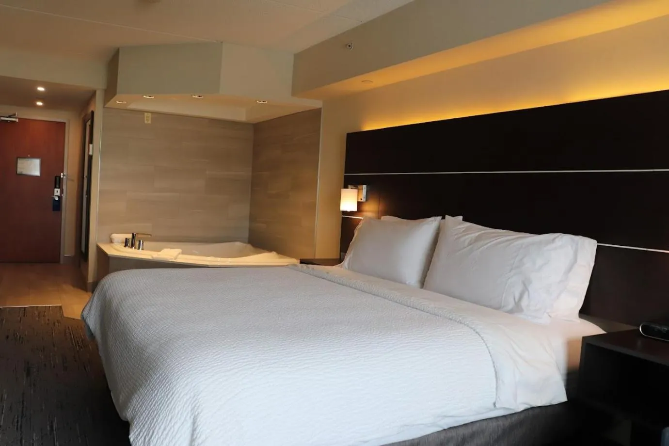 Bed in Holiday Inn Express Brampton by IHG