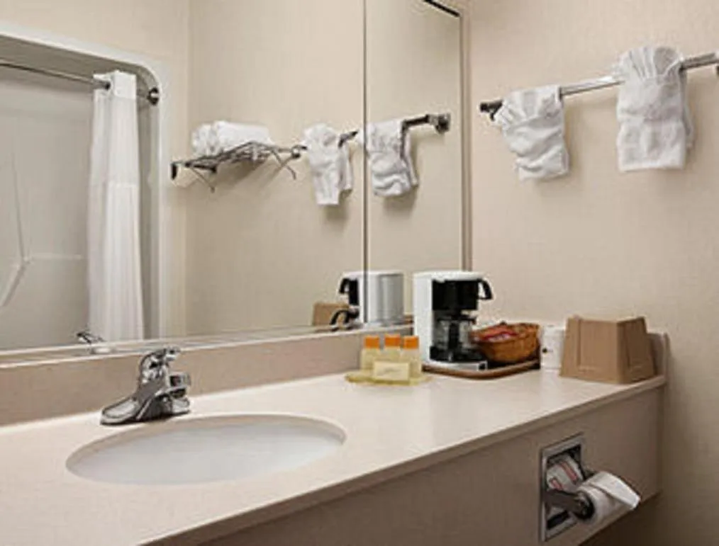 Bathroom in Days Inn & Suites by Wyndham Romeoville