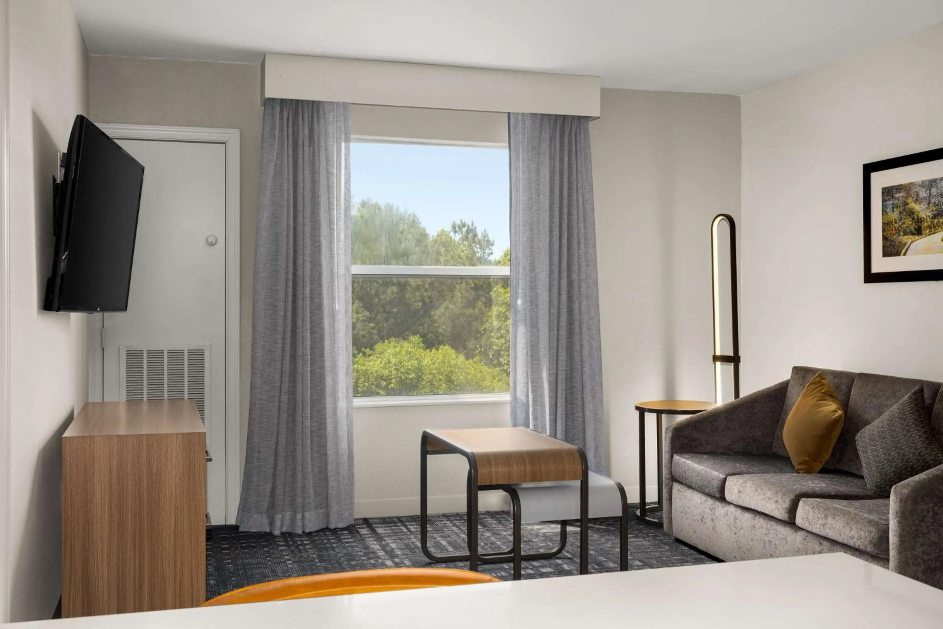 Living room, Bed in Homewood Suites by Hilton Atlanta-Alpharetta