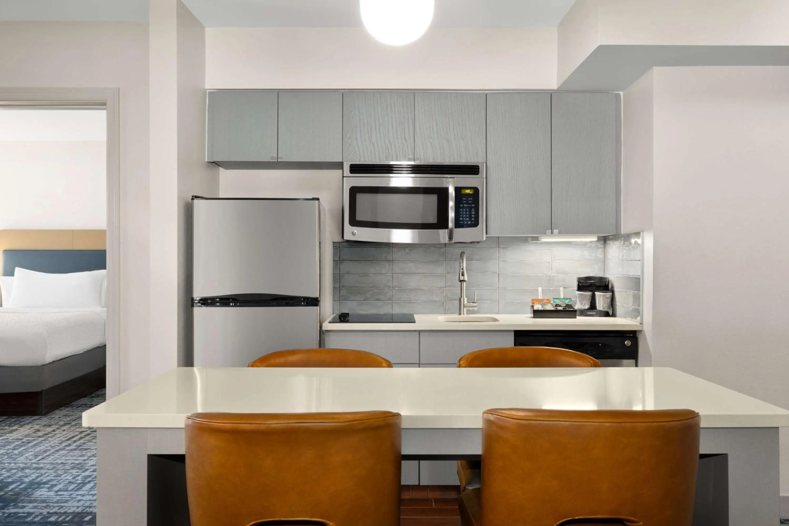 Kitchen or kitchenette, Bed in Homewood Suites by Hilton Atlanta-Alpharetta
