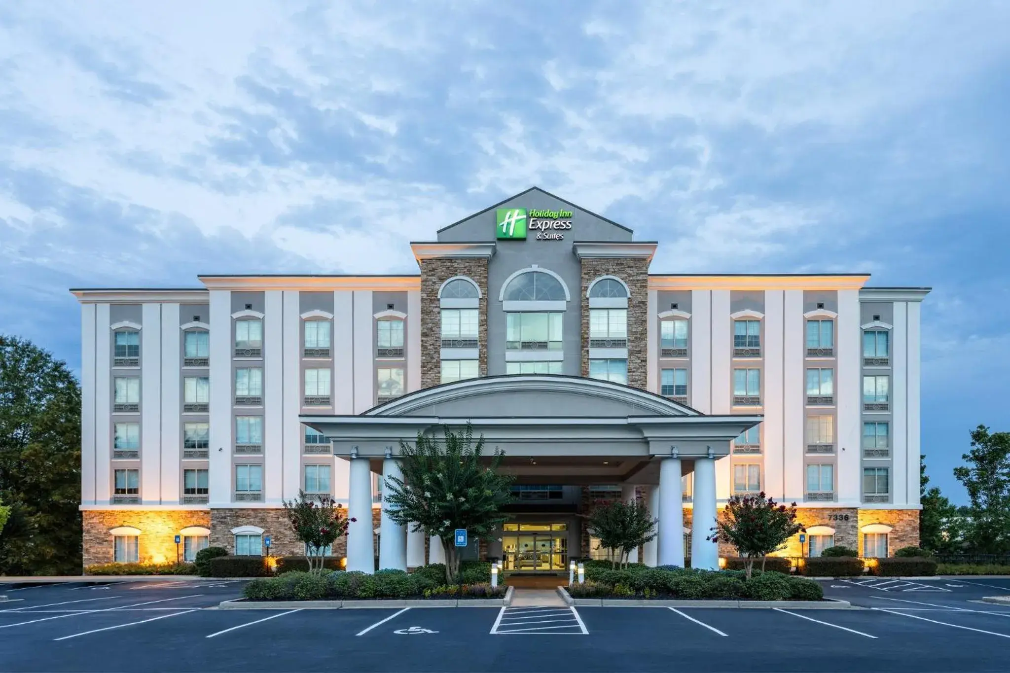 Property building in Holiday Inn Express & Suites Columbus at Northlake by IHG Property building in Holiday Inn Express & Suites Columbus at Northlake by IHG