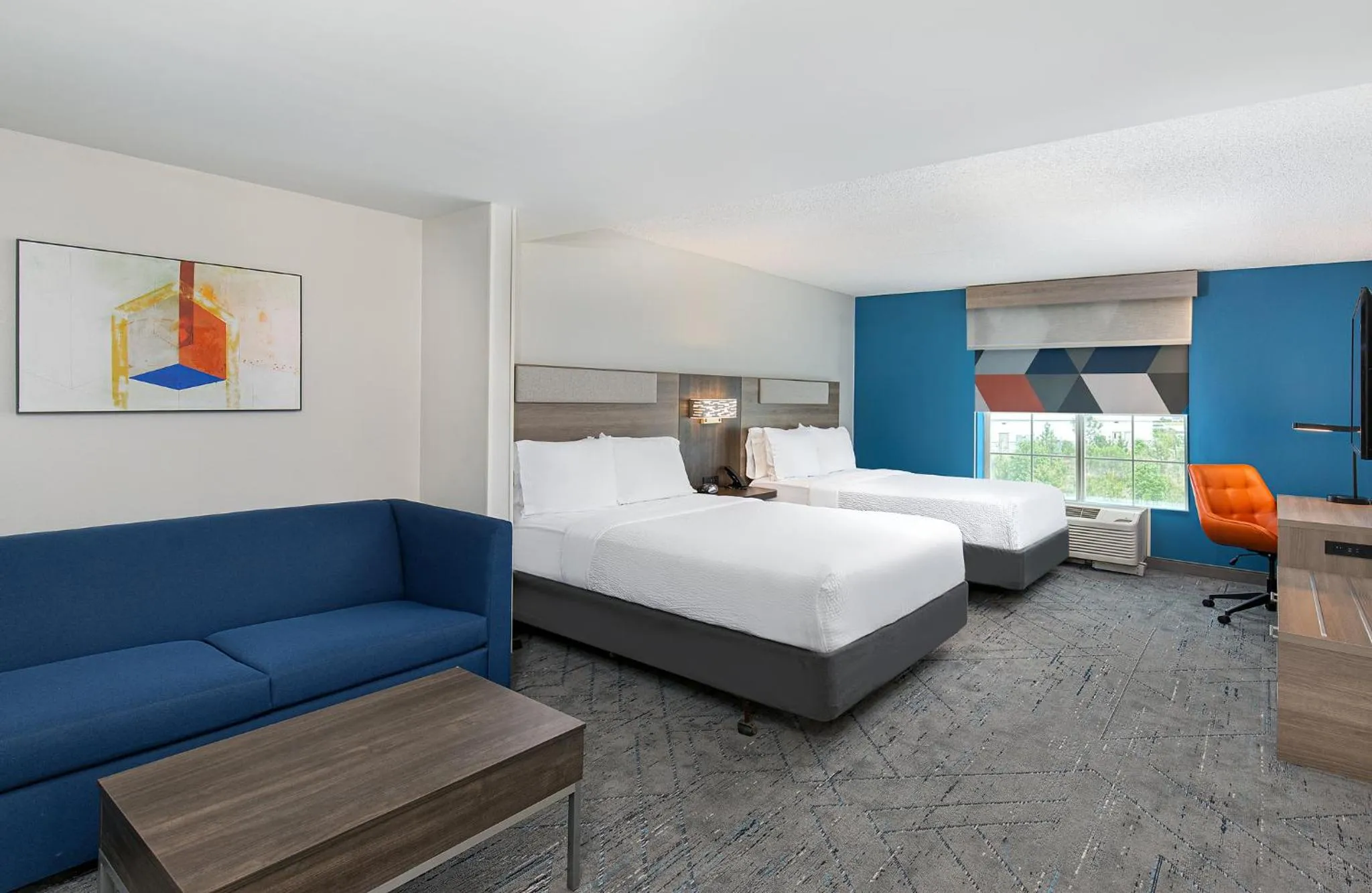 Photo of the whole room, Bed in Holiday Inn Express & Suites Columbus at Northlake by IHG