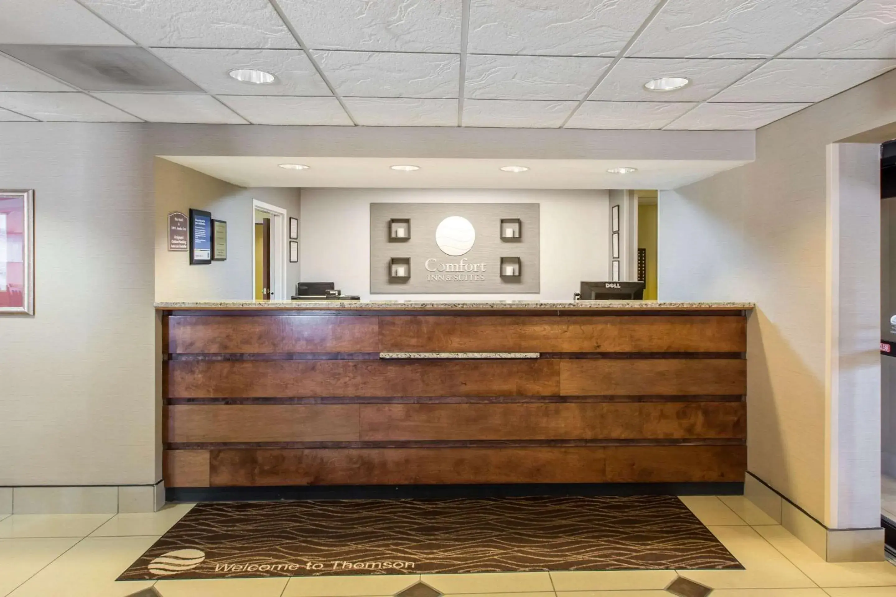 Lobby or reception in Comfort Inn & Suites Thomson Lobby or reception in Comfort Inn & Suites Thomson