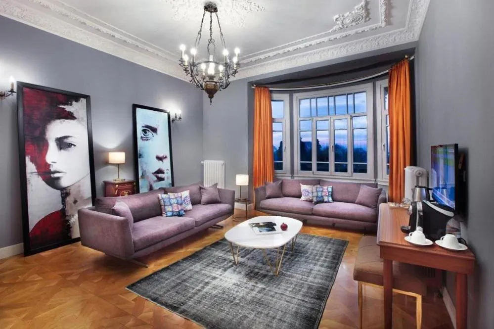 TV and multimedia in Lina Hotel Taksim Pera