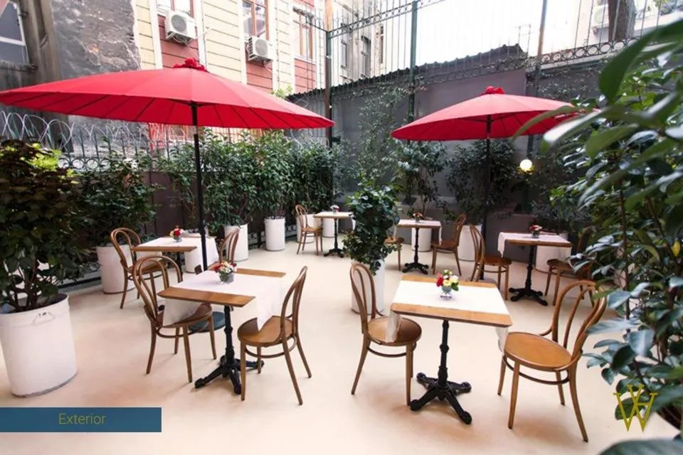 Garden in Lina Hotel Taksim Pera