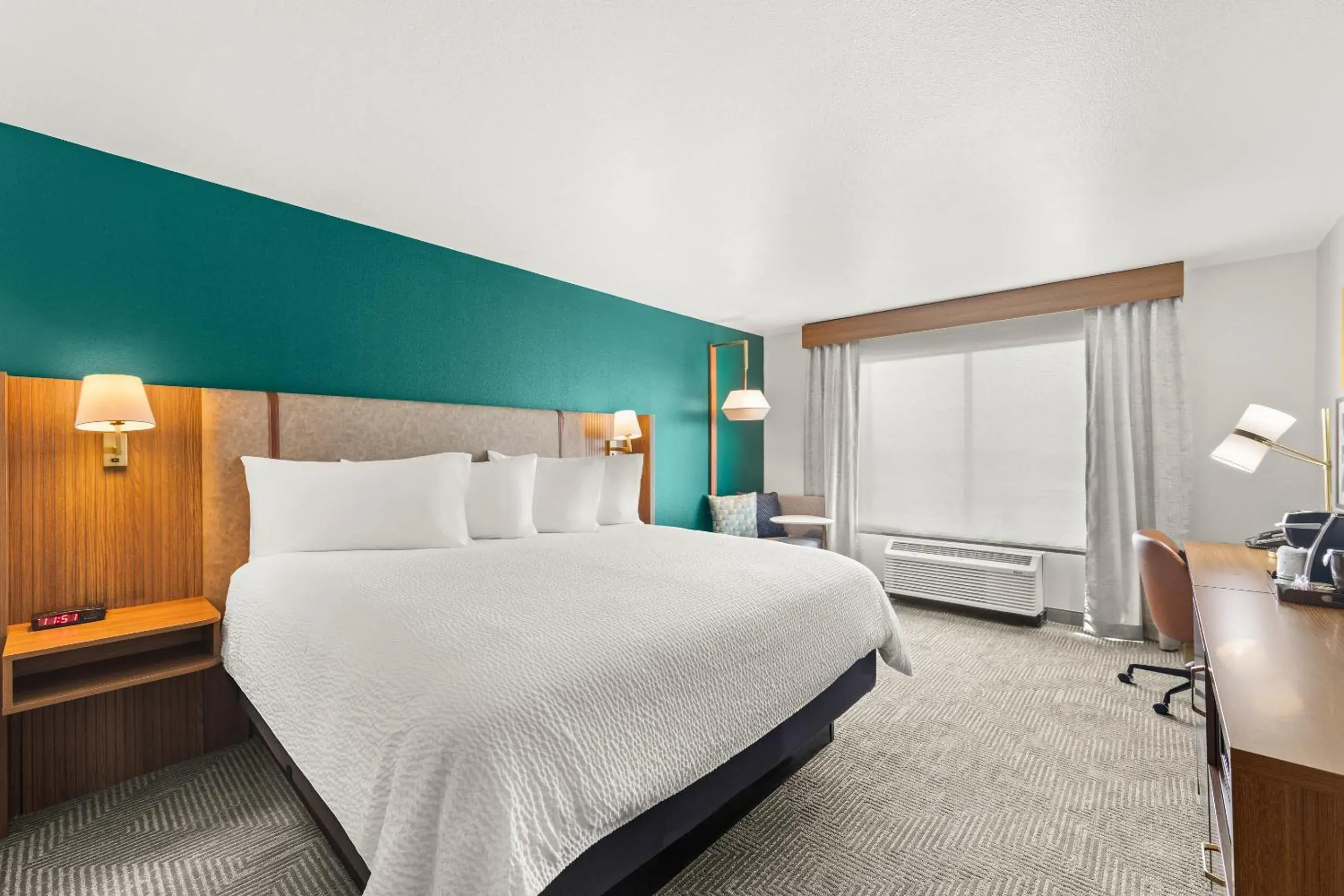 Standard King Room in Holiday Inn Austin North by IHG Standard King Room in Holiday Inn Austin North by IHG