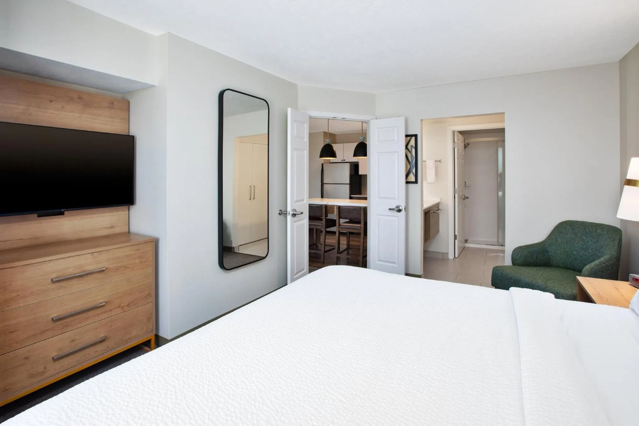 Photo of the whole room, Bed in Staybridge Suites Omaha 80th and Dodge by IHG