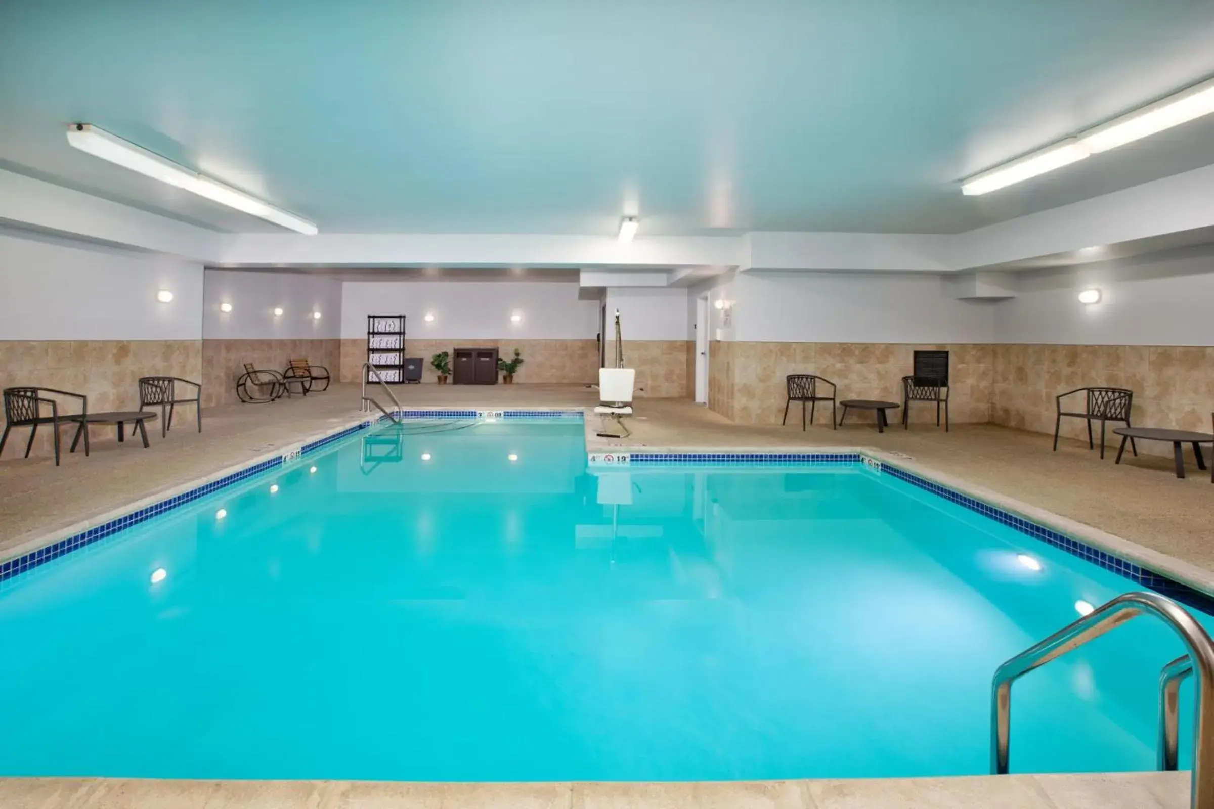 Swimming pool in Staybridge Suites Omaha 80th and Dodge by IHG Swimming pool in Staybridge Suites Omaha 80th and Dodge by IHG