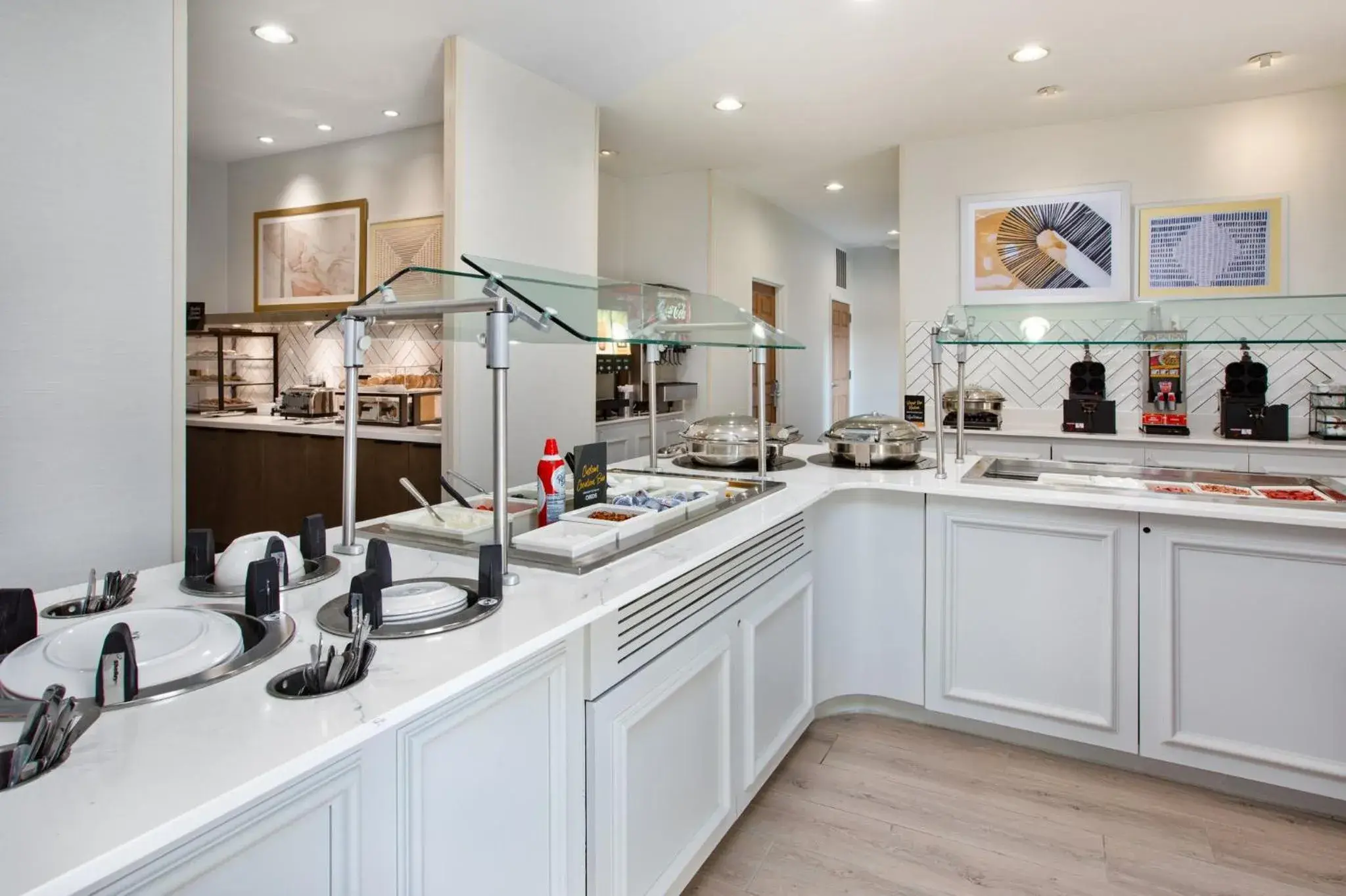 Restaurant/places to eat in Staybridge Suites Omaha 80th and Dodge by IHG Restaurant/places to eat in Staybridge Suites Omaha 80th and Dodge by IHG