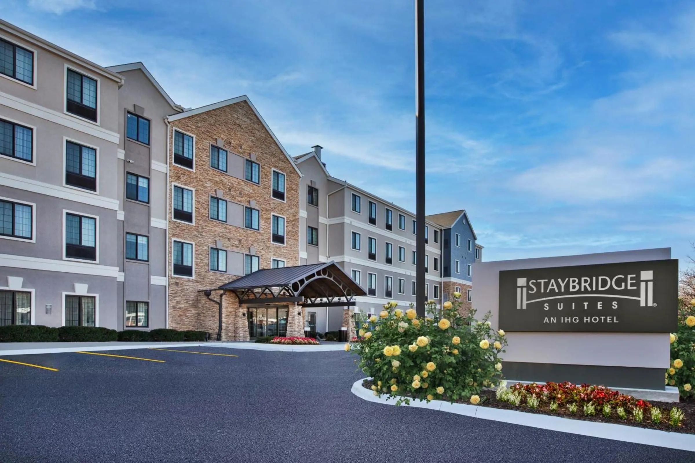 Property building in Staybridge Suites Omaha 80th and Dodge by IHG