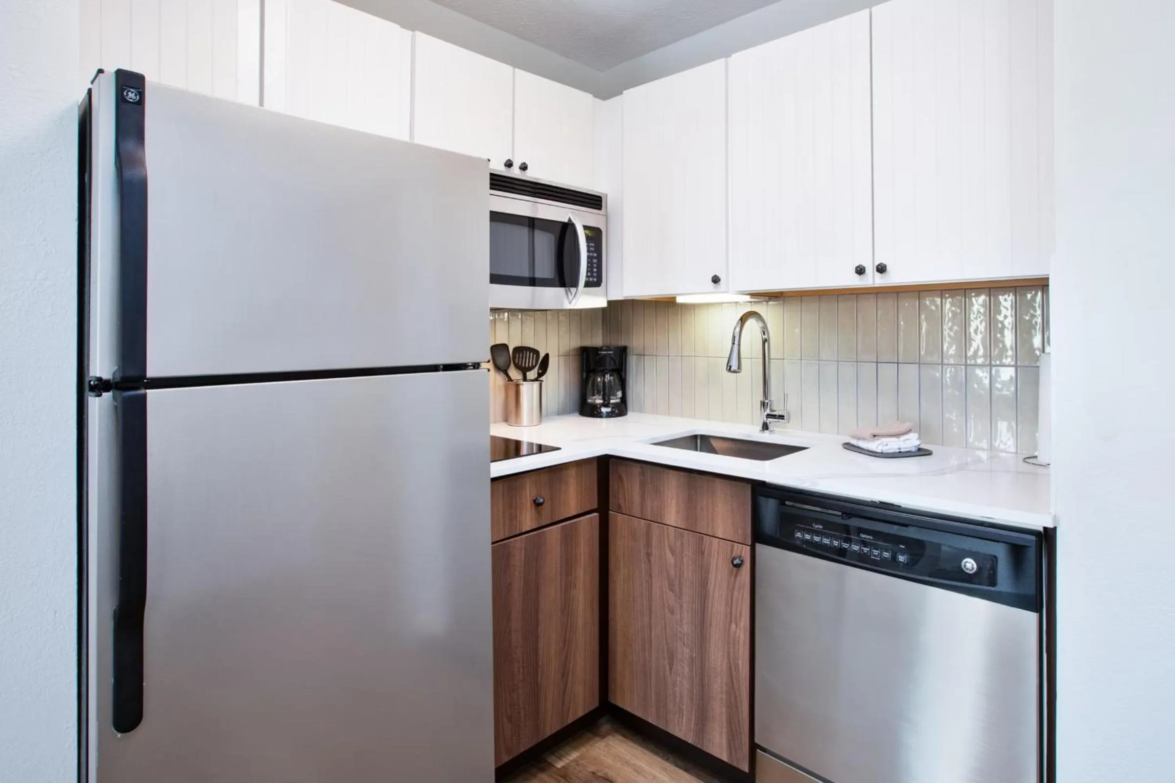 kitchen in Staybridge Suites Omaha 80th and Dodge by IHG