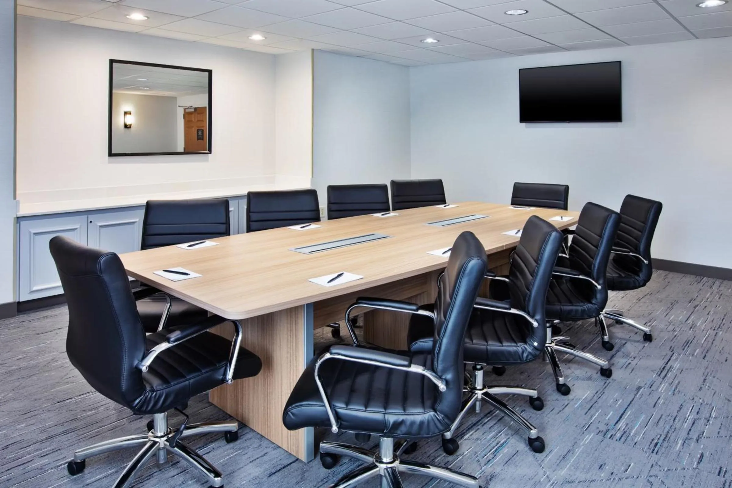 Meeting/conference room in Staybridge Suites Omaha 80th and Dodge by IHG