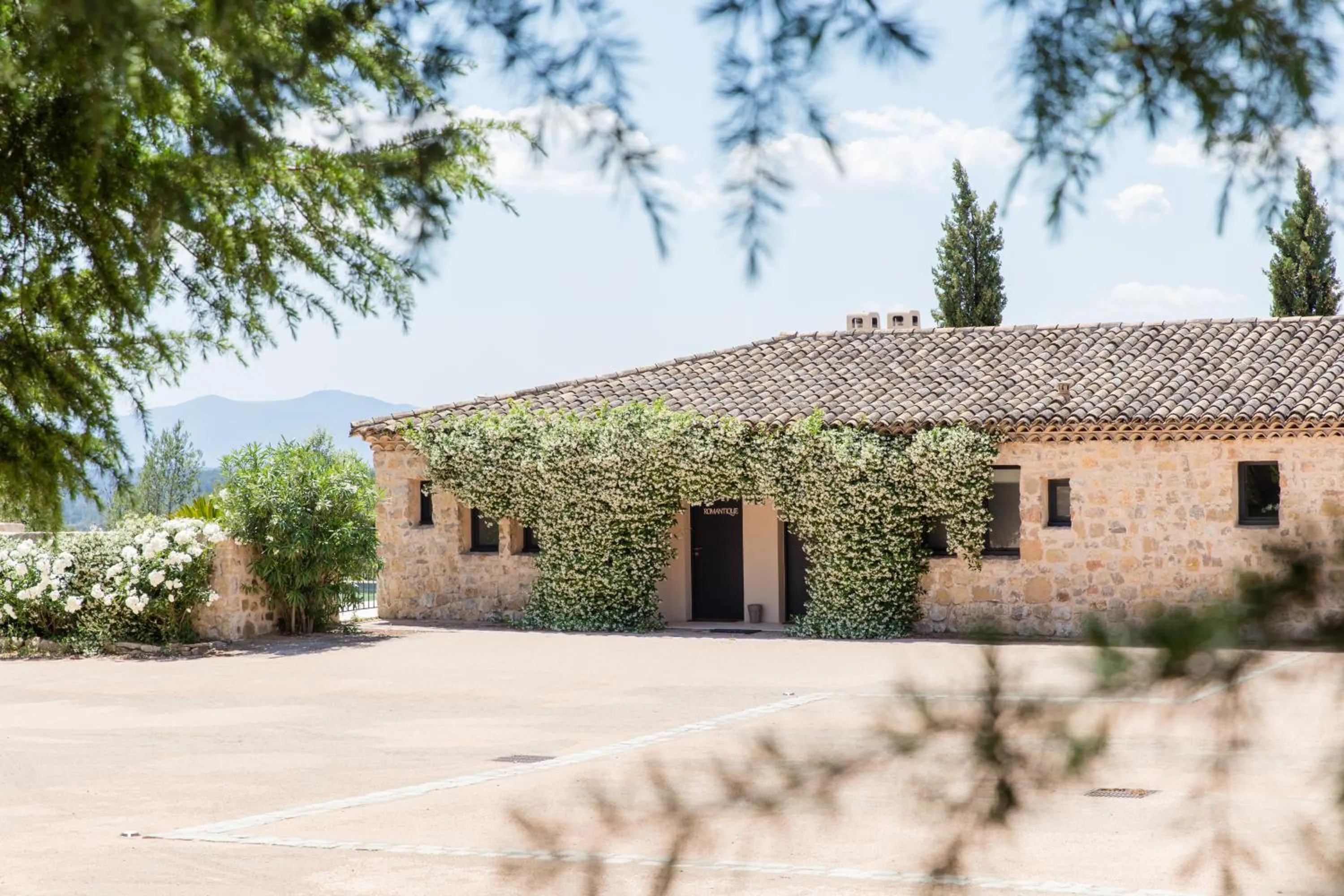 Property building in Château Rasque - Teritoria