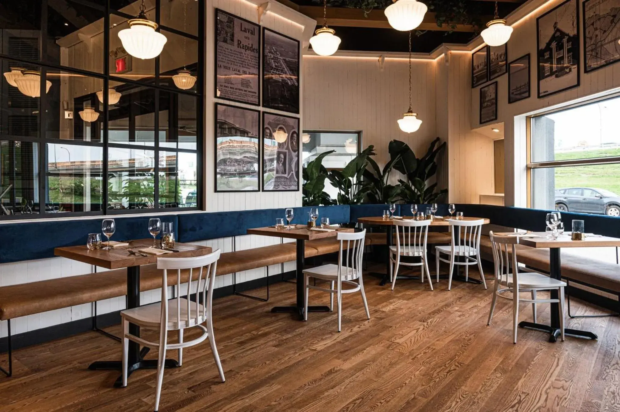 Restaurant/places to eat in Holiday Inn Laval Montreal by IHG Restaurant/places to eat in Holiday Inn Laval Montreal by IHG