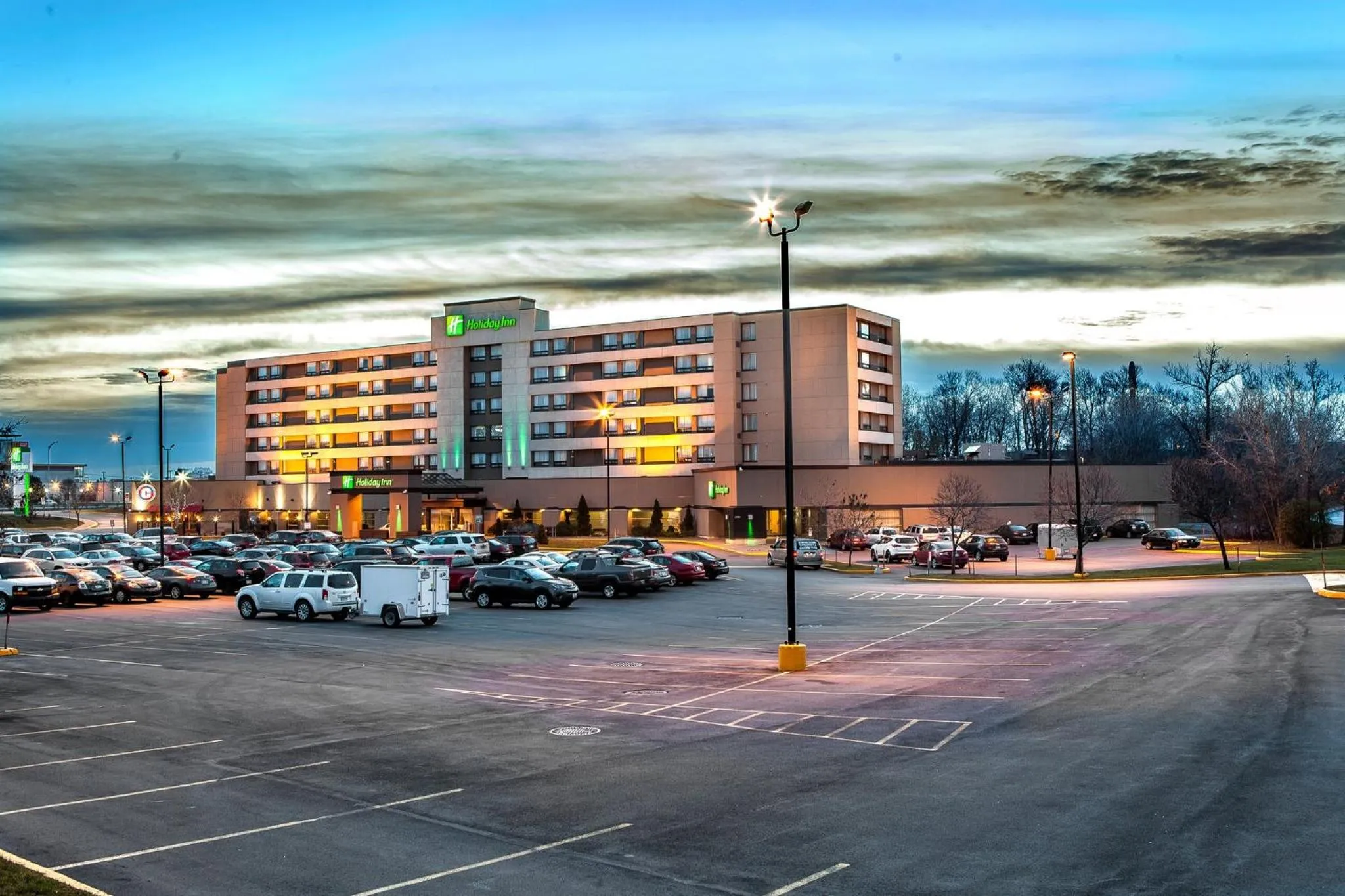Property building in Holiday Inn Laval Montreal by IHG