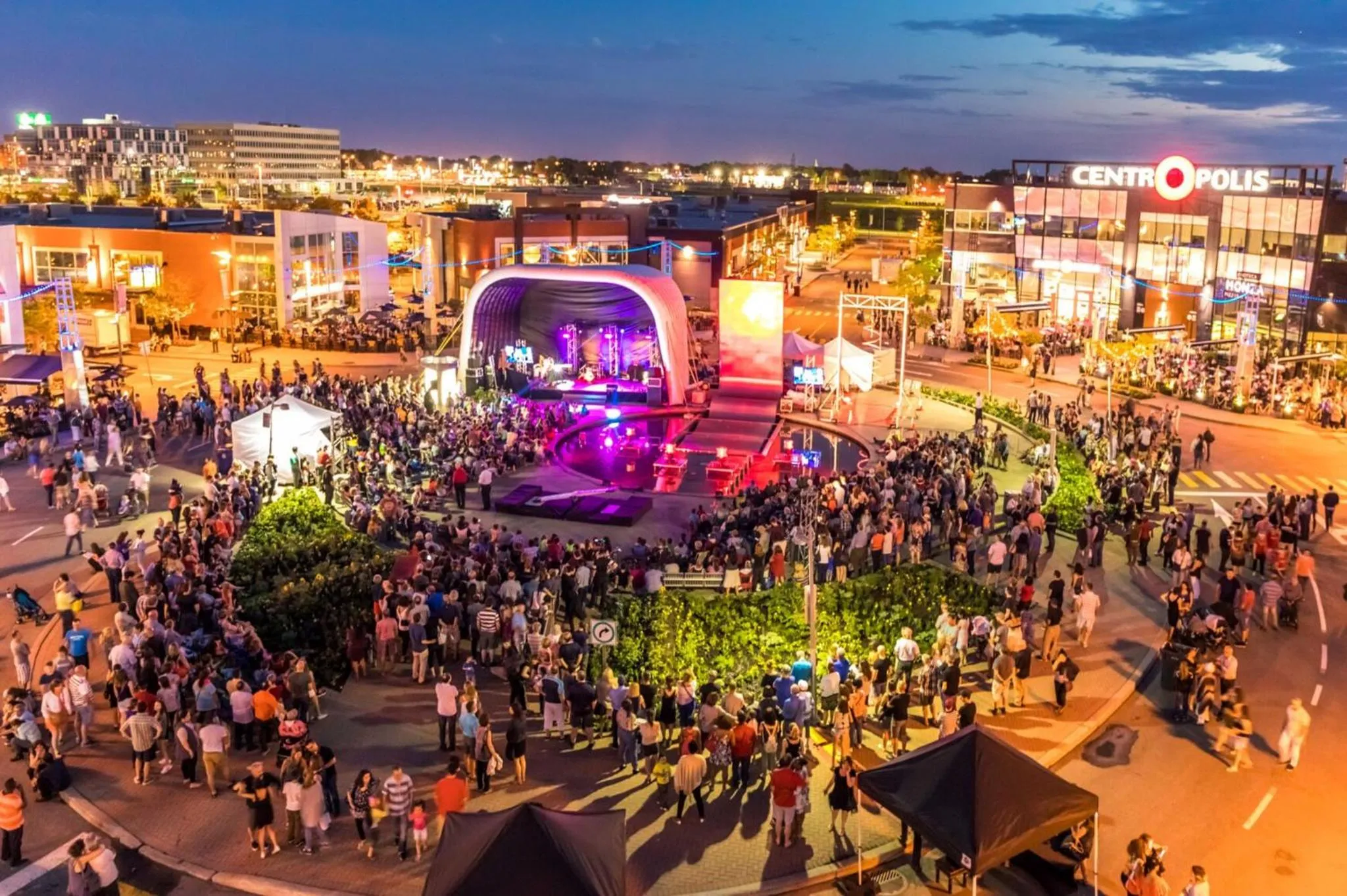 Nearby landmark in Holiday Inn Laval Montreal by IHG