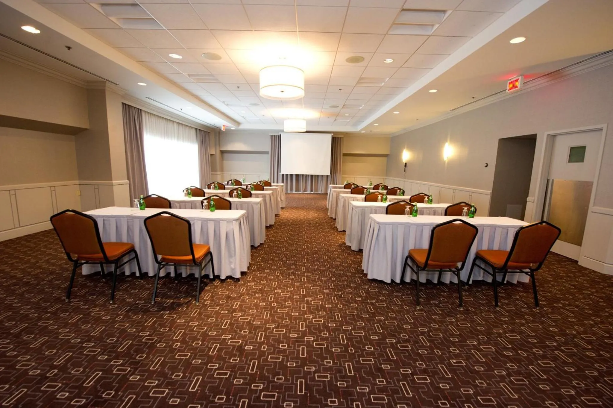 Meeting/conference room in Holiday Inn Laval Montreal by IHG