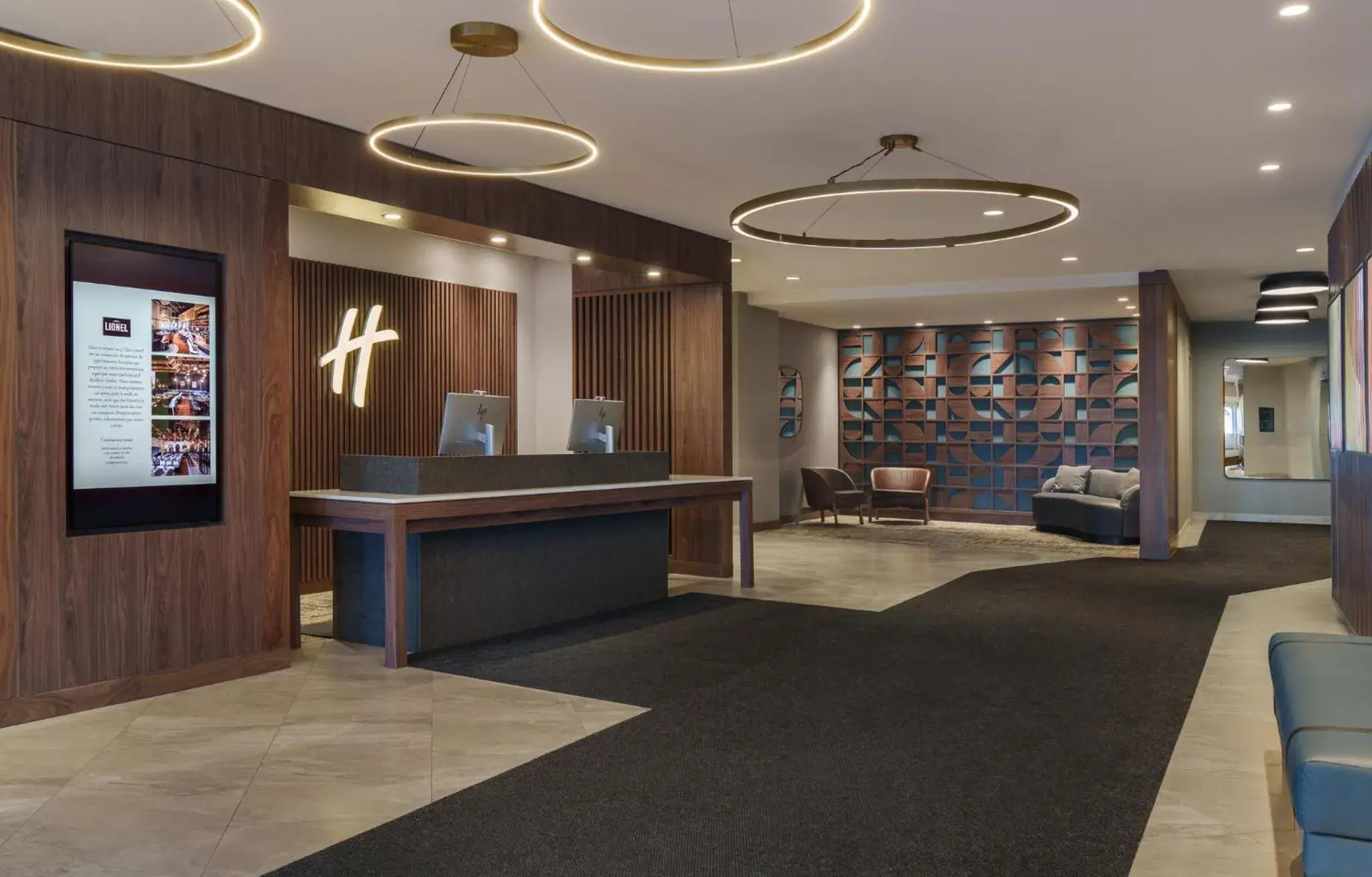 Property building in Holiday Inn Laval Montreal by IHG Property building in Holiday Inn Laval Montreal by IHG