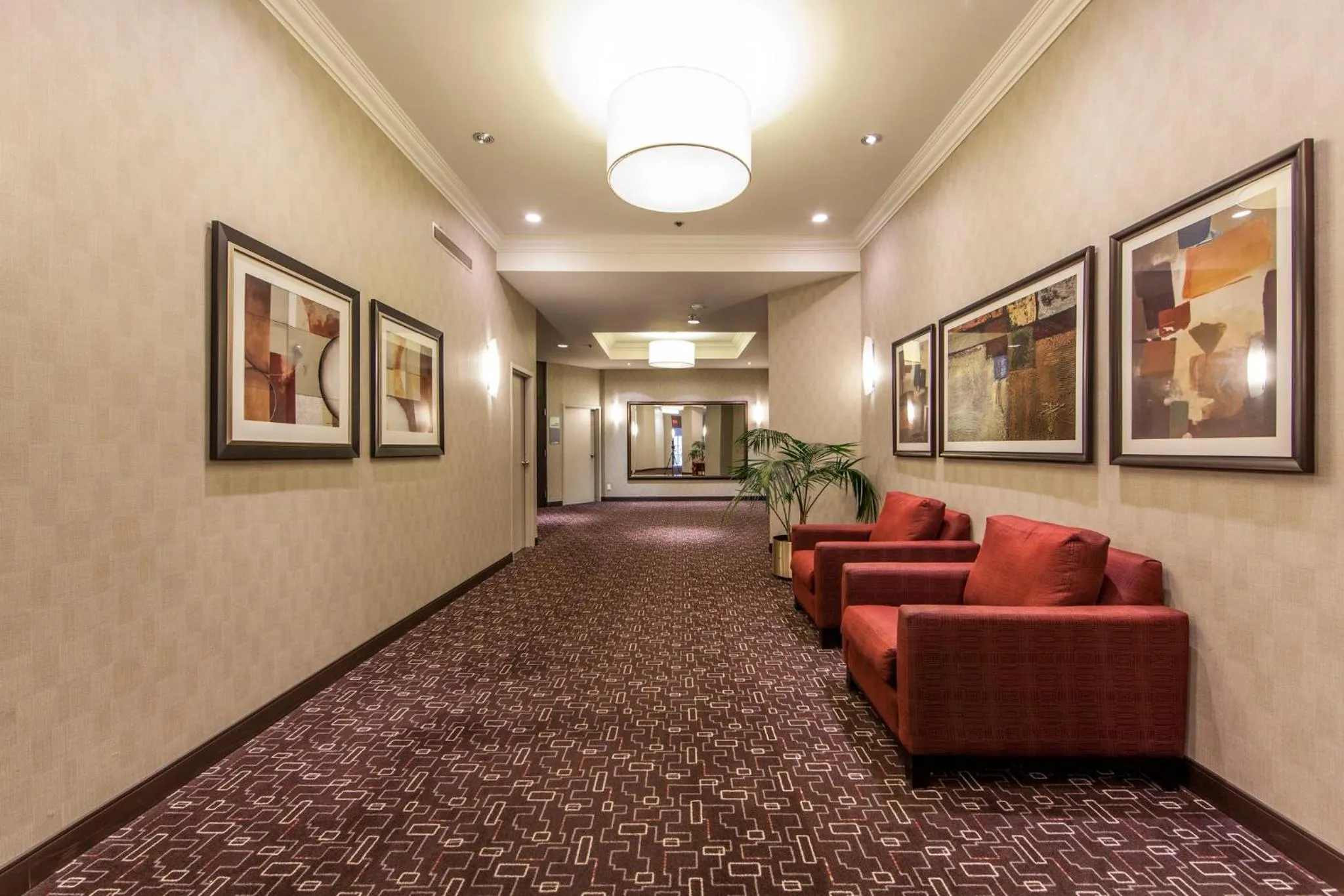 Meeting/conference room in Holiday Inn Laval Montreal by IHG