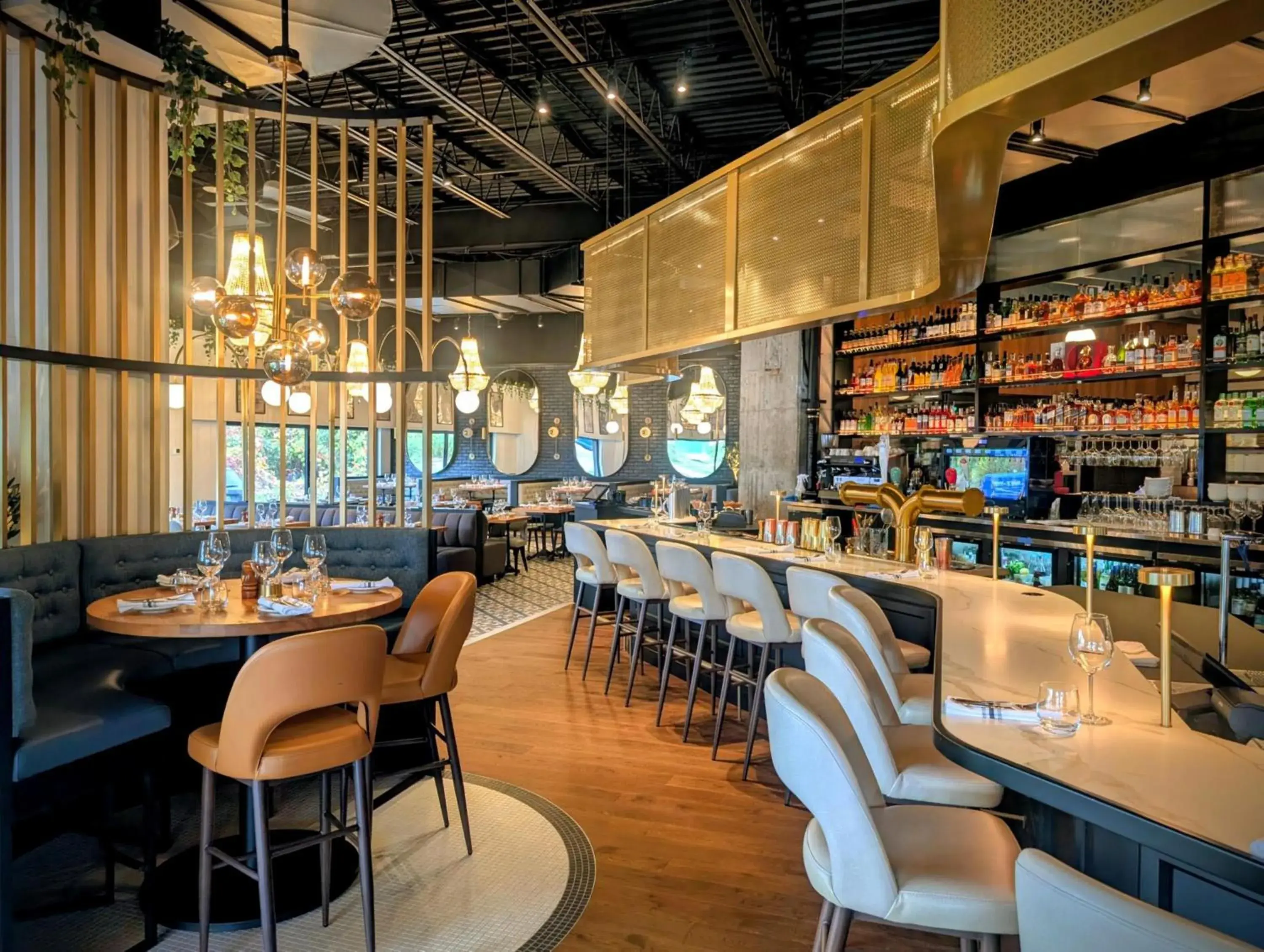 Restaurant/places to eat in Holiday Inn Laval Montreal by IHG Restaurant/places to eat in Holiday Inn Laval Montreal by IHG
