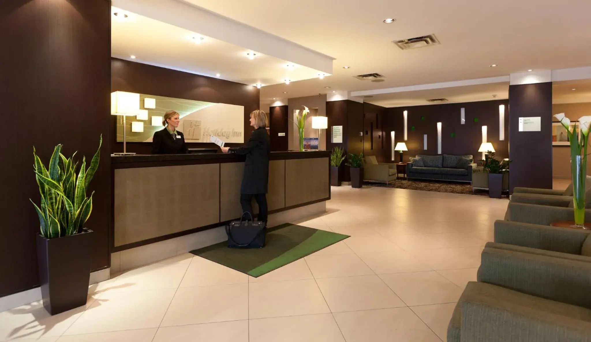 Property building in Holiday Inn Laval Montreal by IHG Property building in Holiday Inn Laval Montreal by IHG